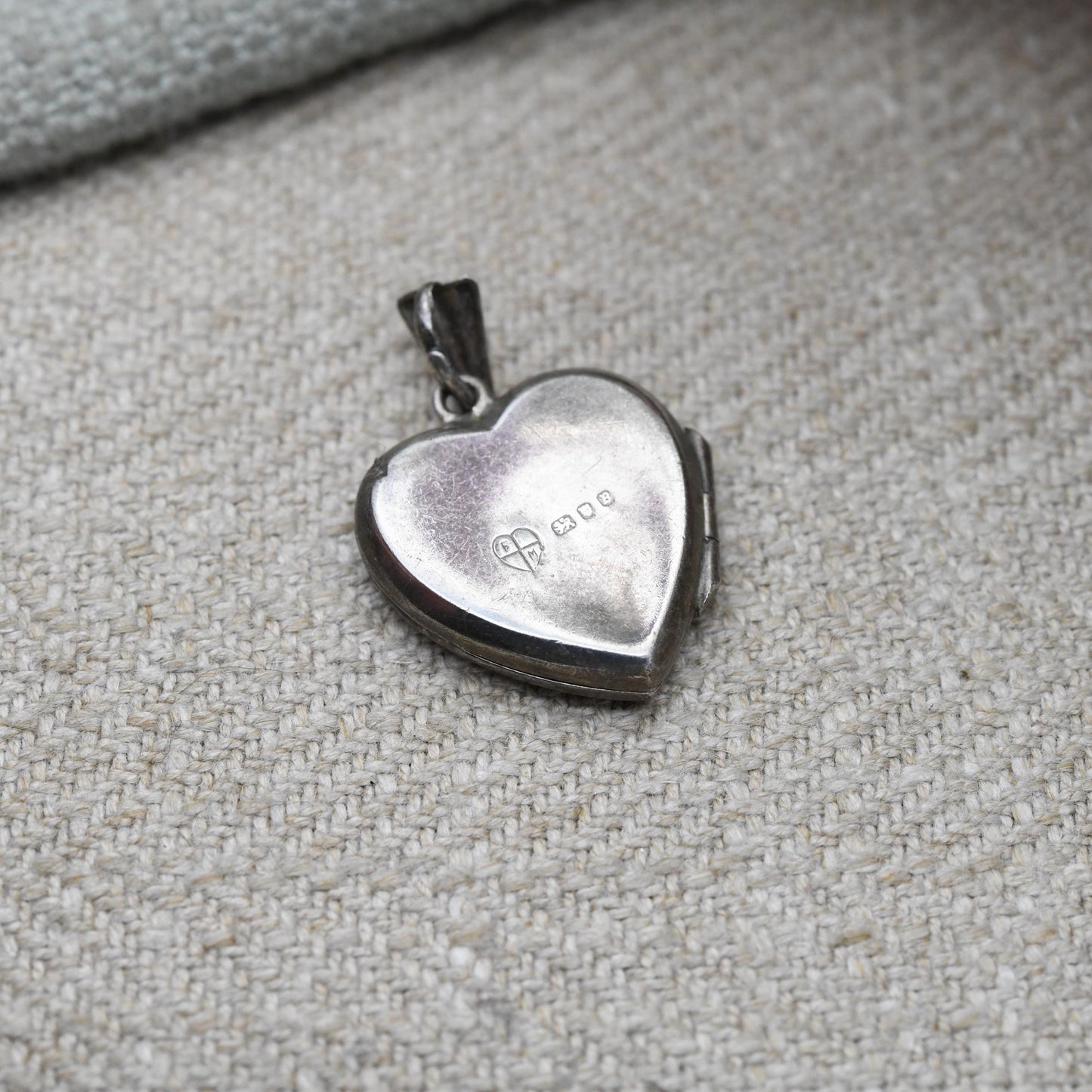 Vintage Sterling Silver Heart Locket Pendant with Engraved Starburst Design | Love Heart Shape Locket | Pretty Gift for Her | Necklace Stack