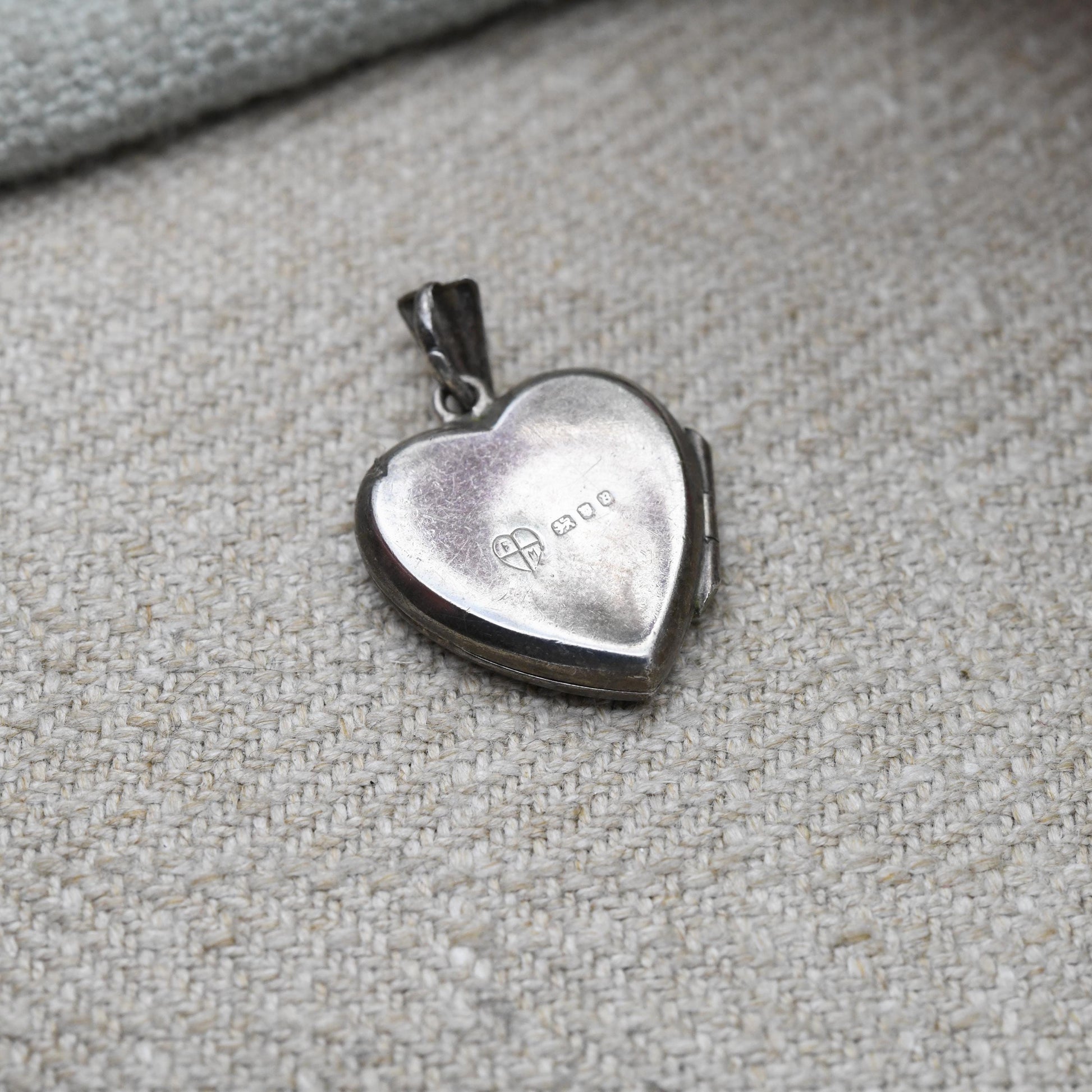 Vintage Sterling Silver Heart Locket Pendant with Engraved Starburst Design | Love Heart Shape Locket | Pretty Gift for Her | Necklace Stack