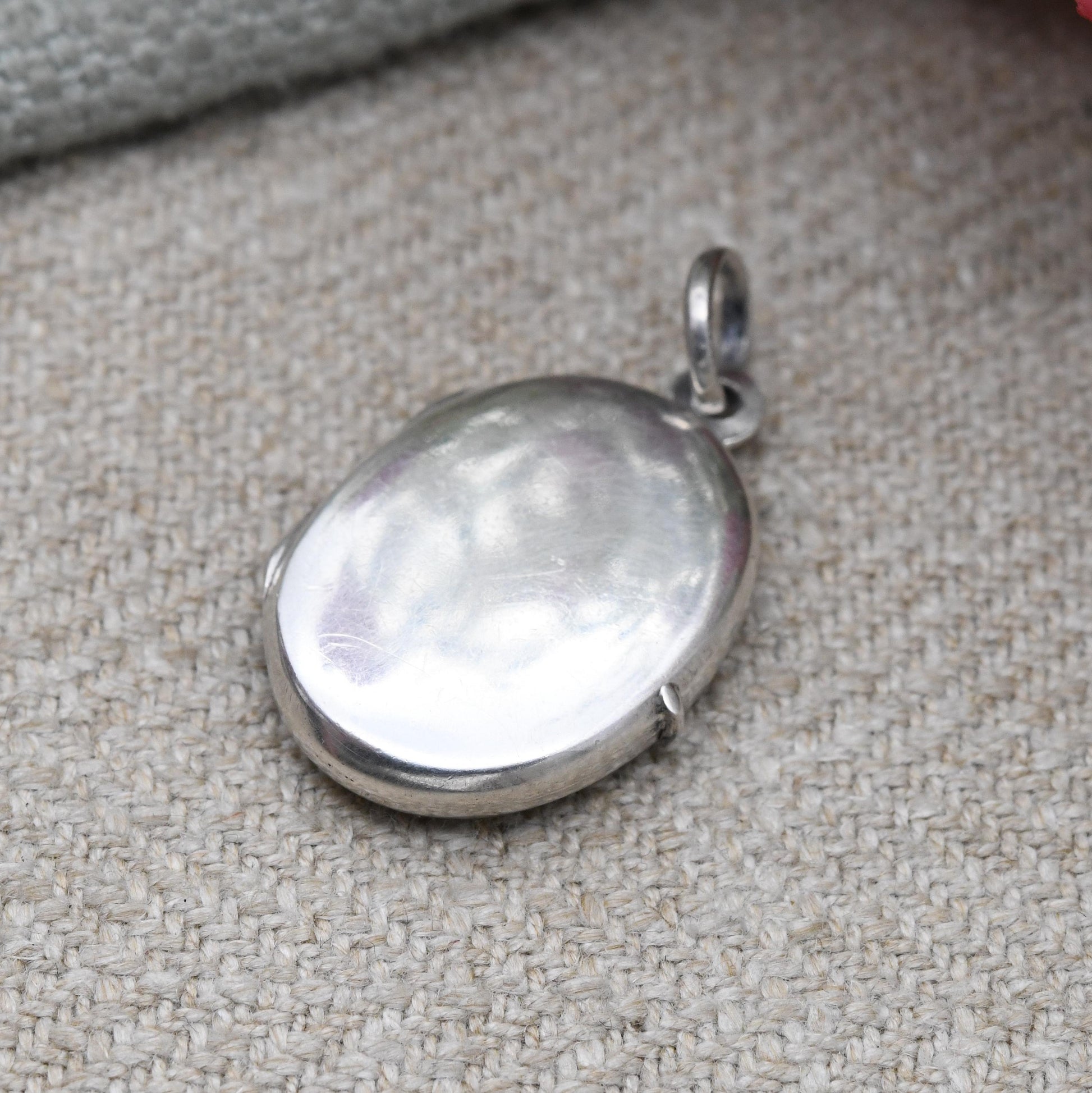 Vintage Sterling Silver Locket Pendant - Small Oval Shape Locket | Pretty Gift for Her | Charm Necklace Stack