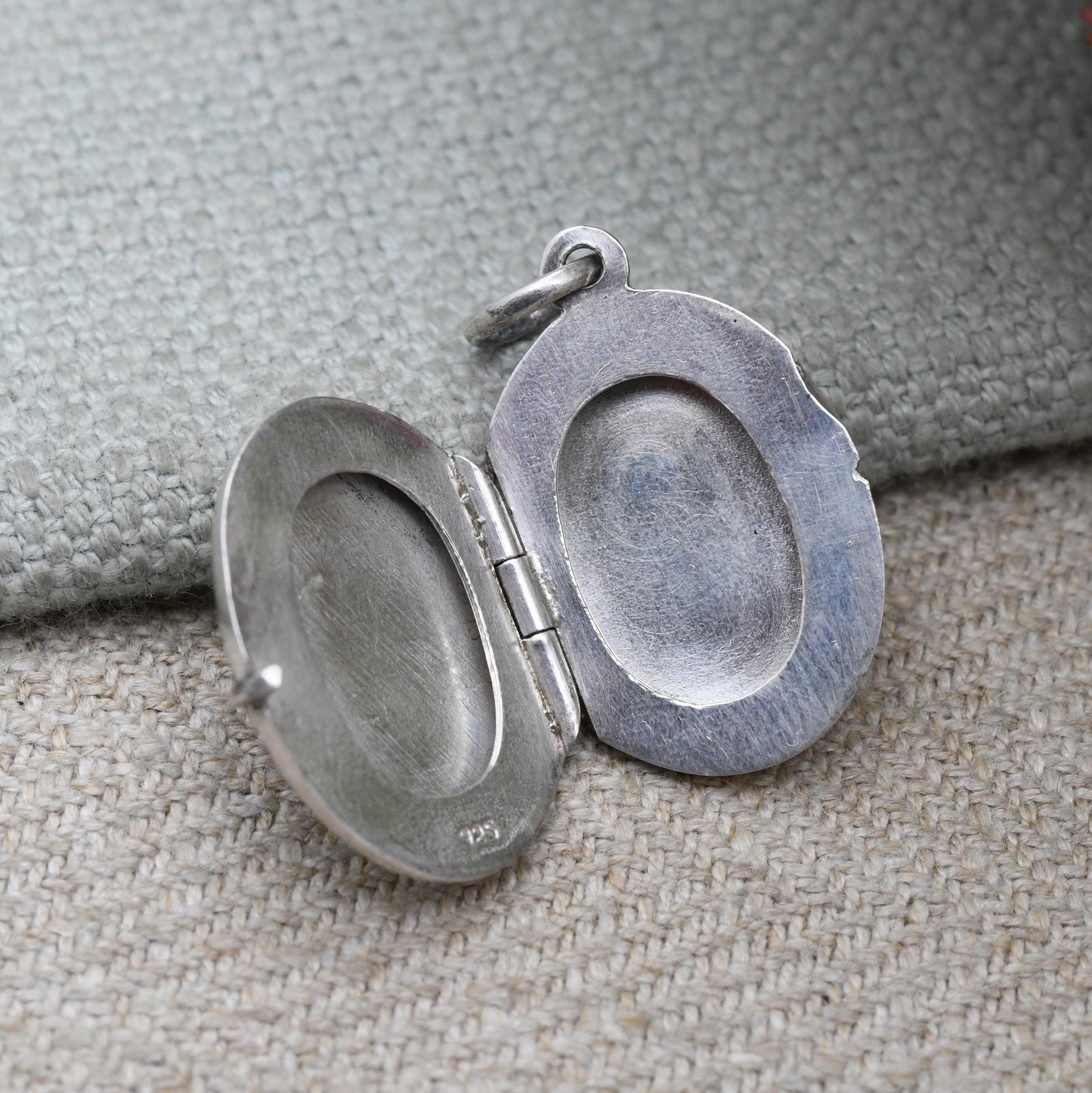 Vintage Sterling Silver Locket Pendant - Small Oval Shape Locket | Pretty Gift for Her | Charm Necklace Stack