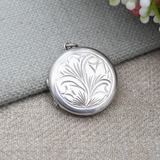 Vintage Sterling Silver Locket Pendant with Flower Engraving - Circle Shape | Scrolling Floral Decoration | Pretty Gift for Her