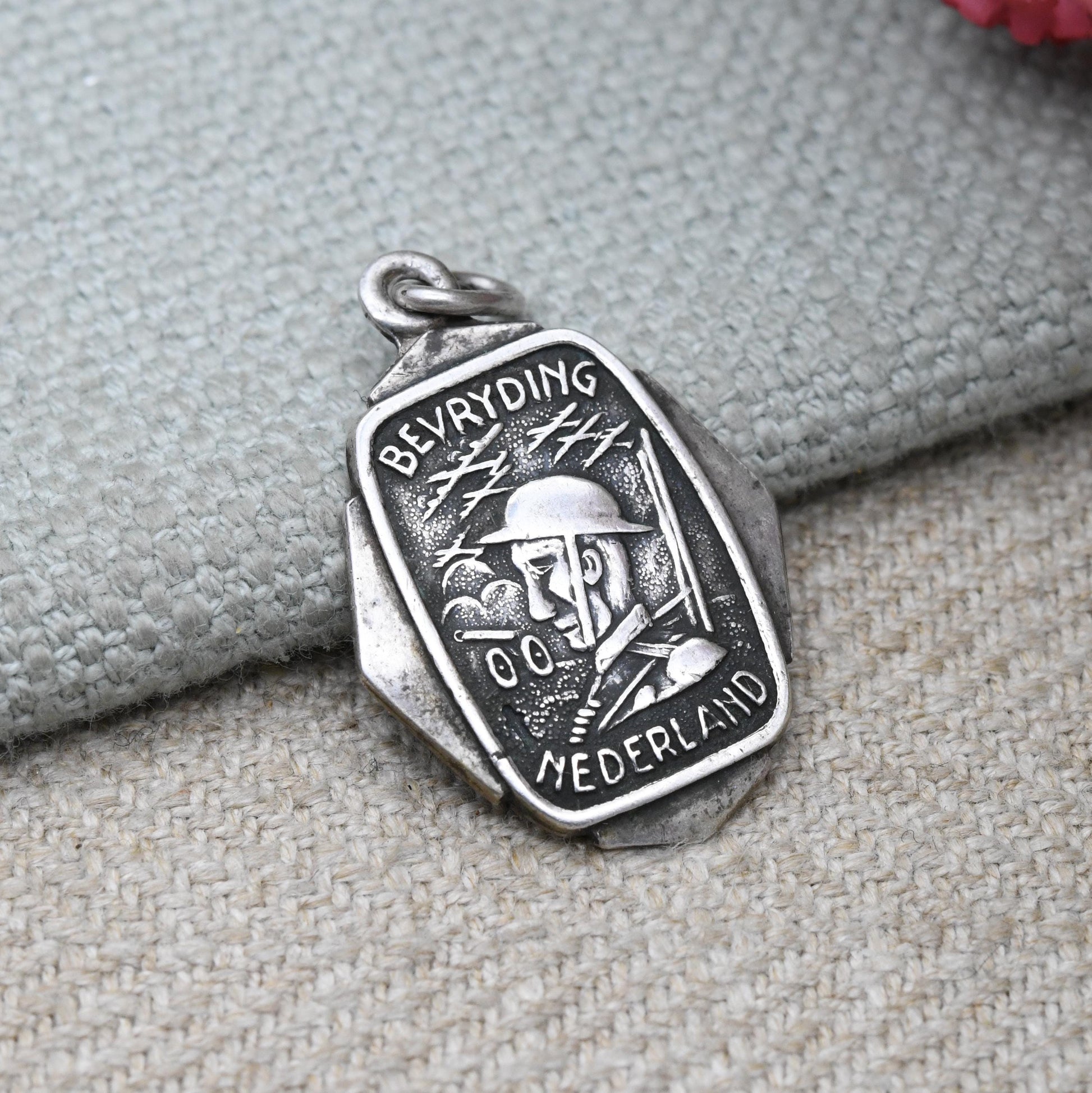 Vintage Silver Liberation of the Netherlands 1945 Medal Pendant - Bevryding Nederland | WW2 Dutch Liberty | Military Memorabilia