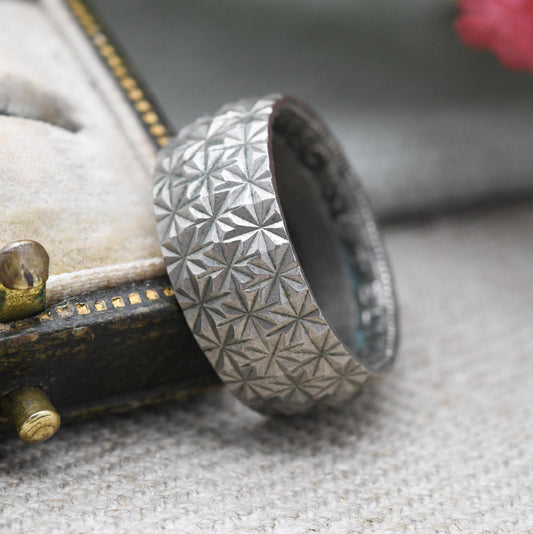 Vintage 1961 Coin Band Ring Two Shillings - Unusual Diamond Cut Star Pattern Band | Hidden Secret Words | UK Size - K 1/2 | US Size - 5 1/2