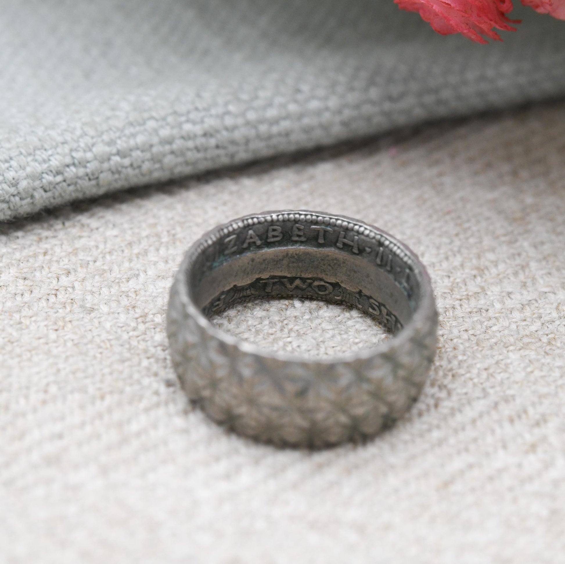 Vintage 1961 Coin Band Ring Two Shillings - Unusual Diamond Cut Star Pattern Band | Hidden Secret Words | UK Size - K 1/2 | US Size - 5 1/2