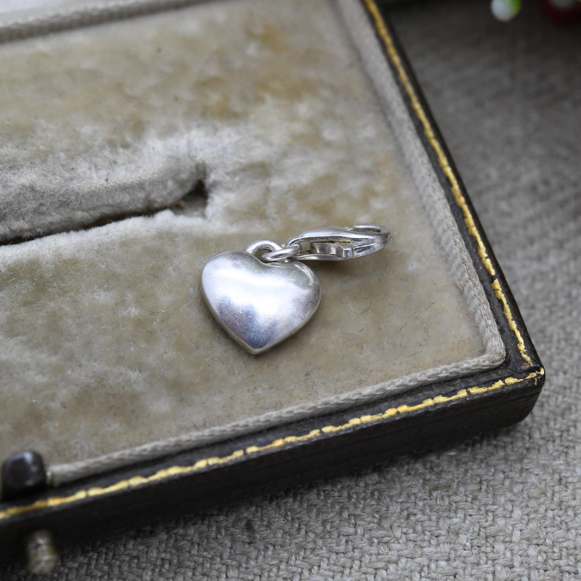 Thomas Sabo Sterling Silver Puffed Love Heart Charm Pendant - Small Romantic Gift for Her Charm Bracelet Necklace