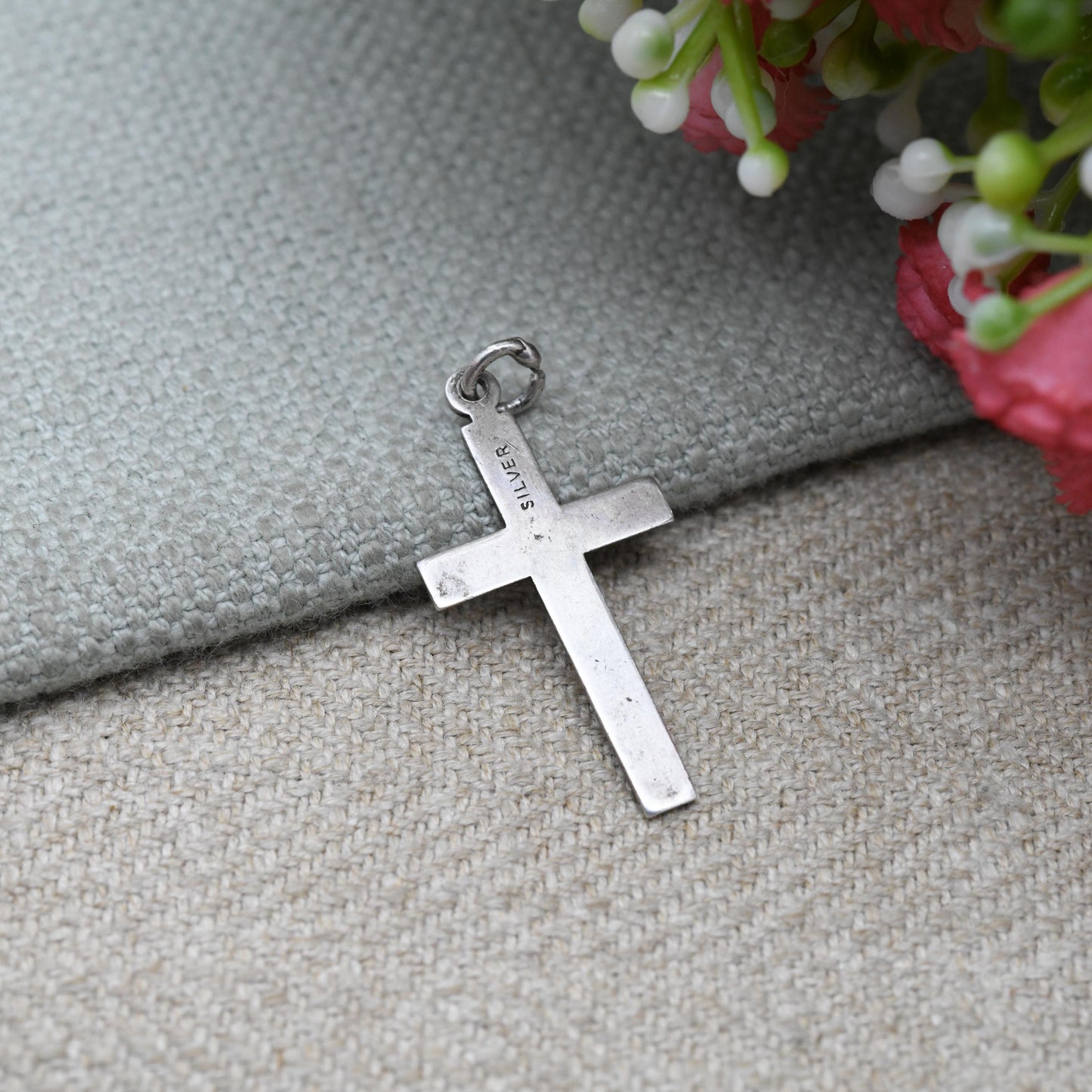 Vintage Sterling Silver Floral Cross Pendant - Textured Floral Engraving | Vintage Religious Jewellery | Gift for Charm Necklace