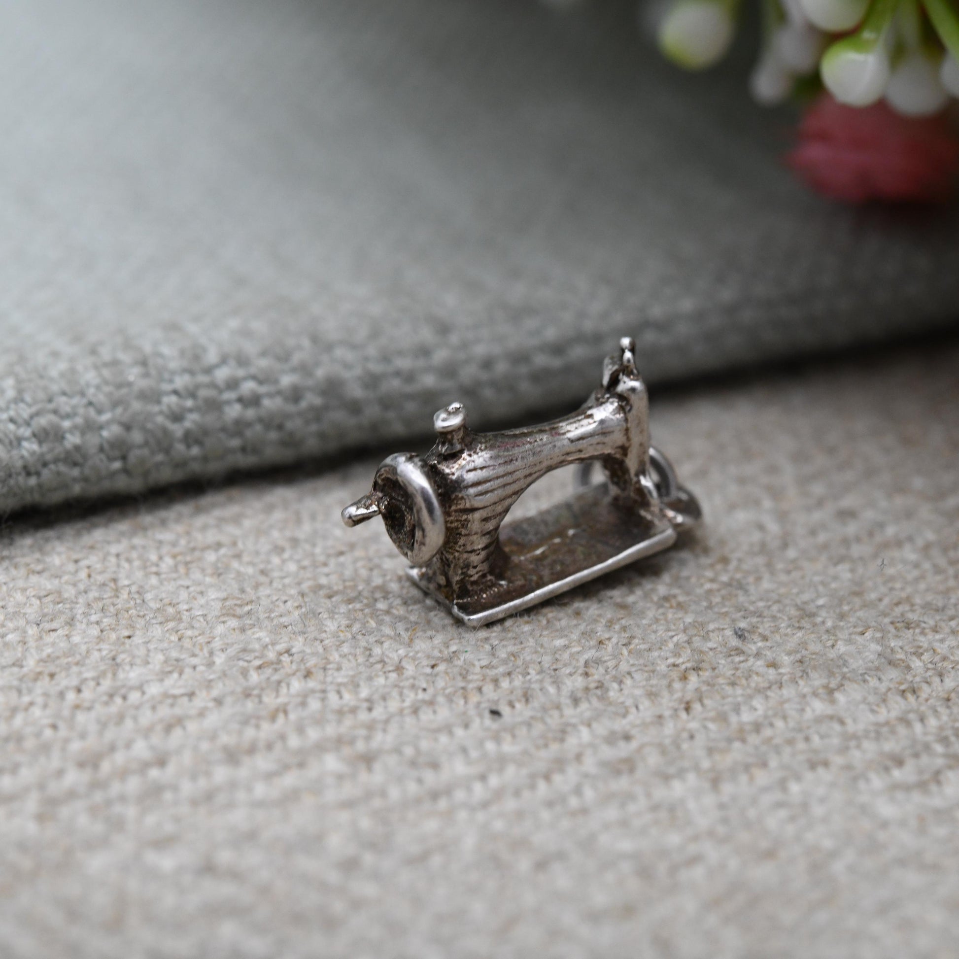 Vintage Sterling Silver Sewing Machine Charm Pendant - Sewing Kit | Seamstress Textiles | Gift for Charm Bracelet