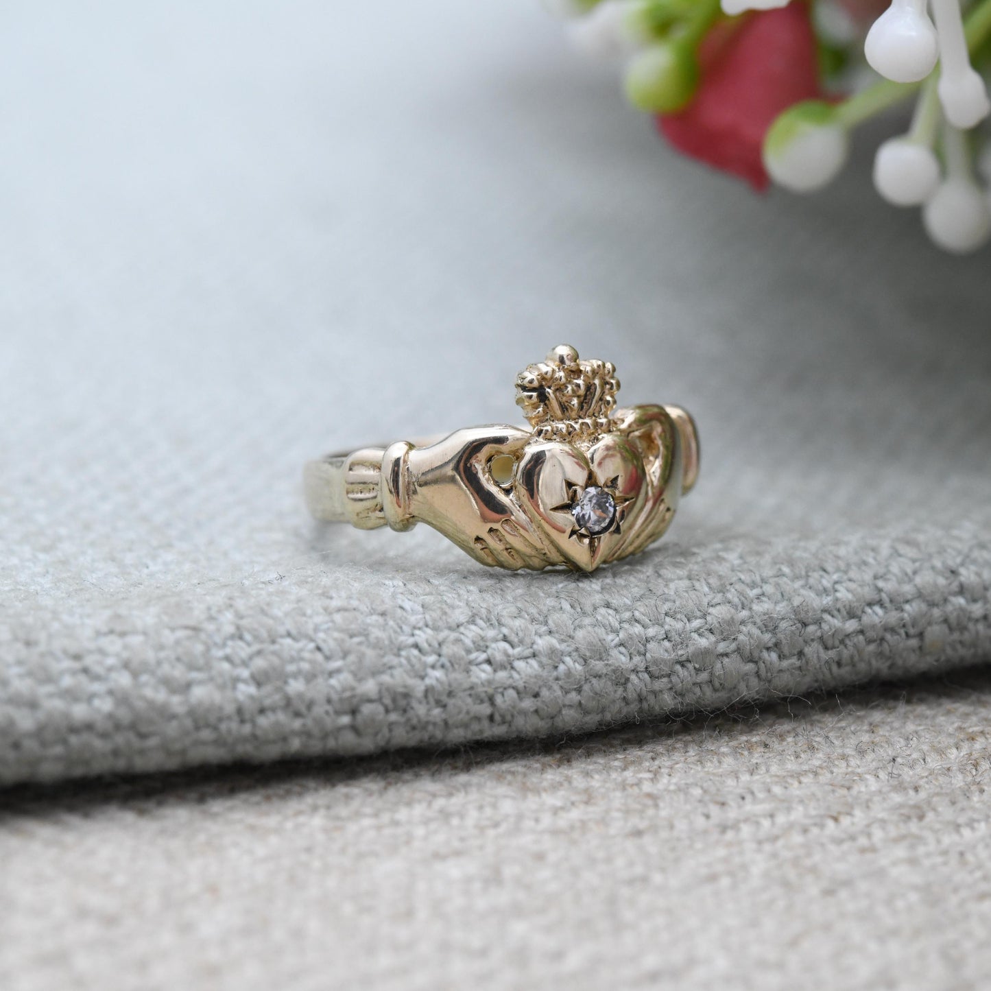 Vintage 9ct Gold Claddagh Ring - Clear Stone | Hands Holding Heart | Symbol of Love | Loyalty & Friendship | UK Size - H 1/2 | US Size 4 1/4