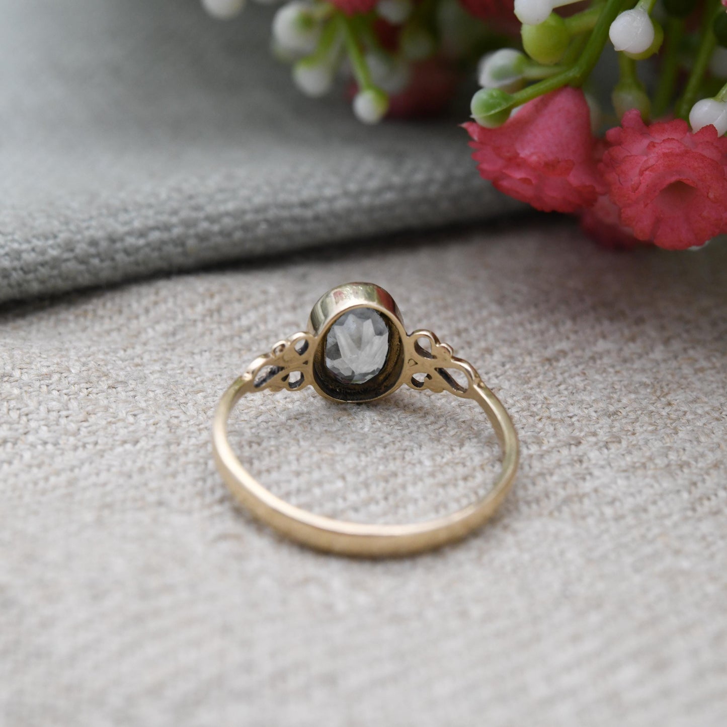 Vintage 9ct Gold Ring with Light Blue Stone 1995 - Pretty Pale Blue Gemstone Gift for Her | Ornate Shoulders | UK Size - P | US Size - 8
