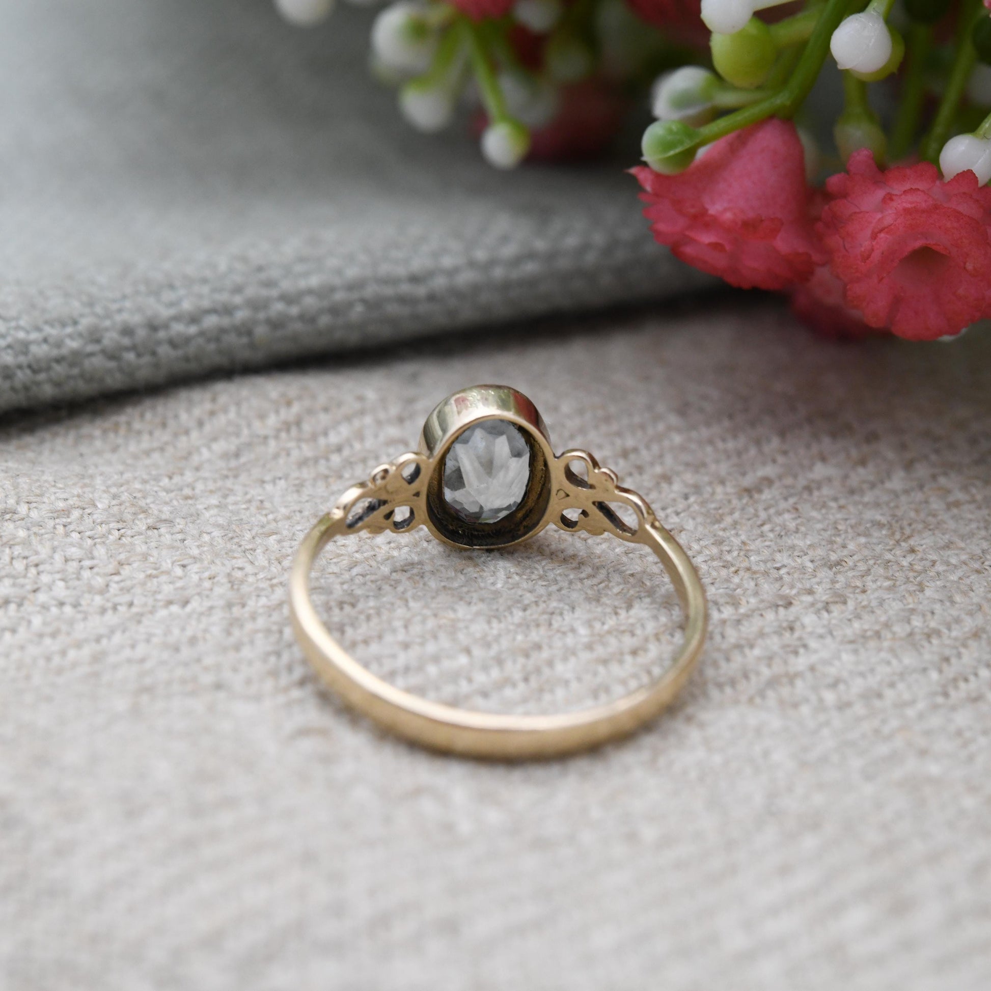 Vintage 9ct Gold Ring with Light Blue Stone 1995 - Pretty Pale Blue Gemstone Gift for Her | Ornate Shoulders | UK Size - P | US Size - 8