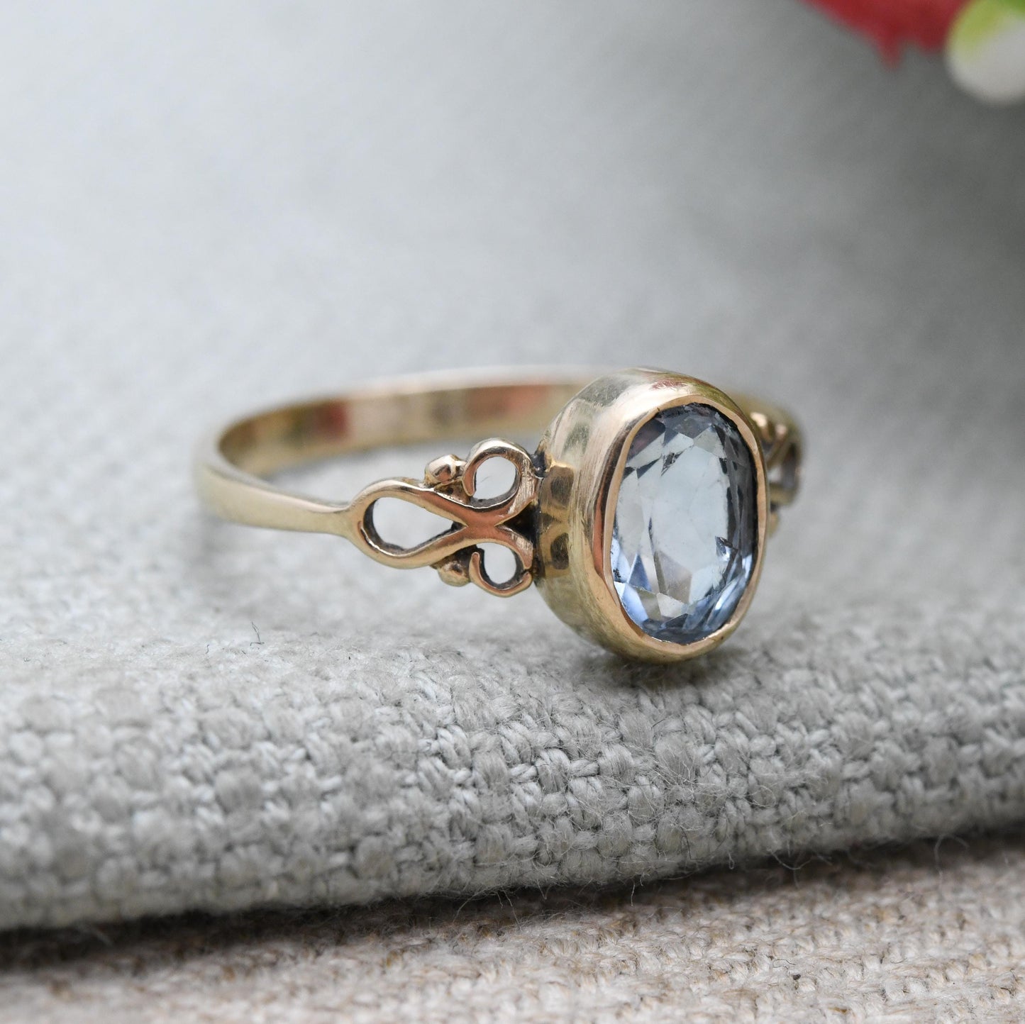 Vintage 9ct Gold Ring with Light Blue Stone 1995 - Pretty Pale Blue Gemstone Gift for Her | Ornate Shoulders | UK Size - P | US Size - 8
