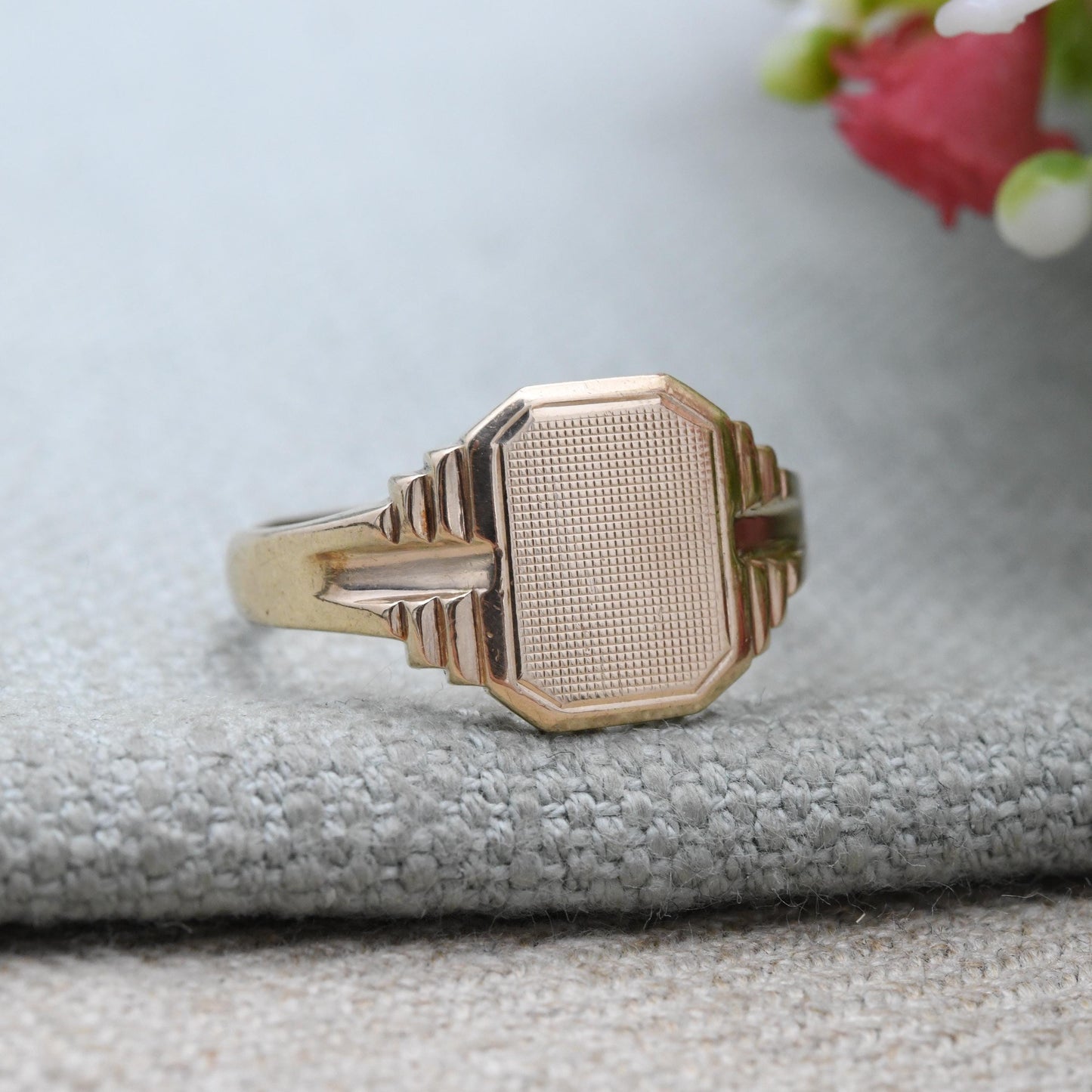 Vintage 9ct Gold Signet Ring 1950s T&B - Textured | Unisex Everyday Solid Gold Jewellery | Gift for Him | UK Size - R 1/2 | US Size - 9 1/4