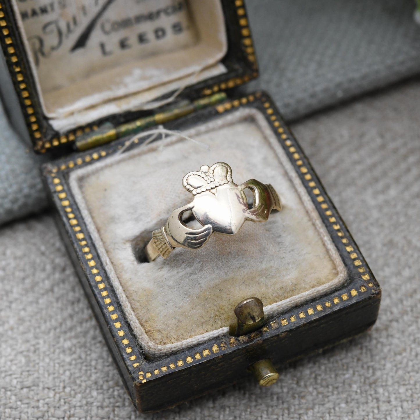 Vintage 9ct Gold Claddagh Ring - Irish Hands Holding Heart Symbol | Symbol of Love | Loyalty & Friendship | UK Size - L 1/2 | US Size 6 1/4