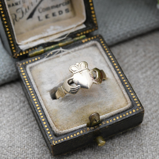 Vintage 9ct Gold Claddagh Ring - Irish Hands Holding Heart Symbol | Symbol of Love | Loyalty & Friendship | UK Size - L 1/2 | US Size 6 1/4