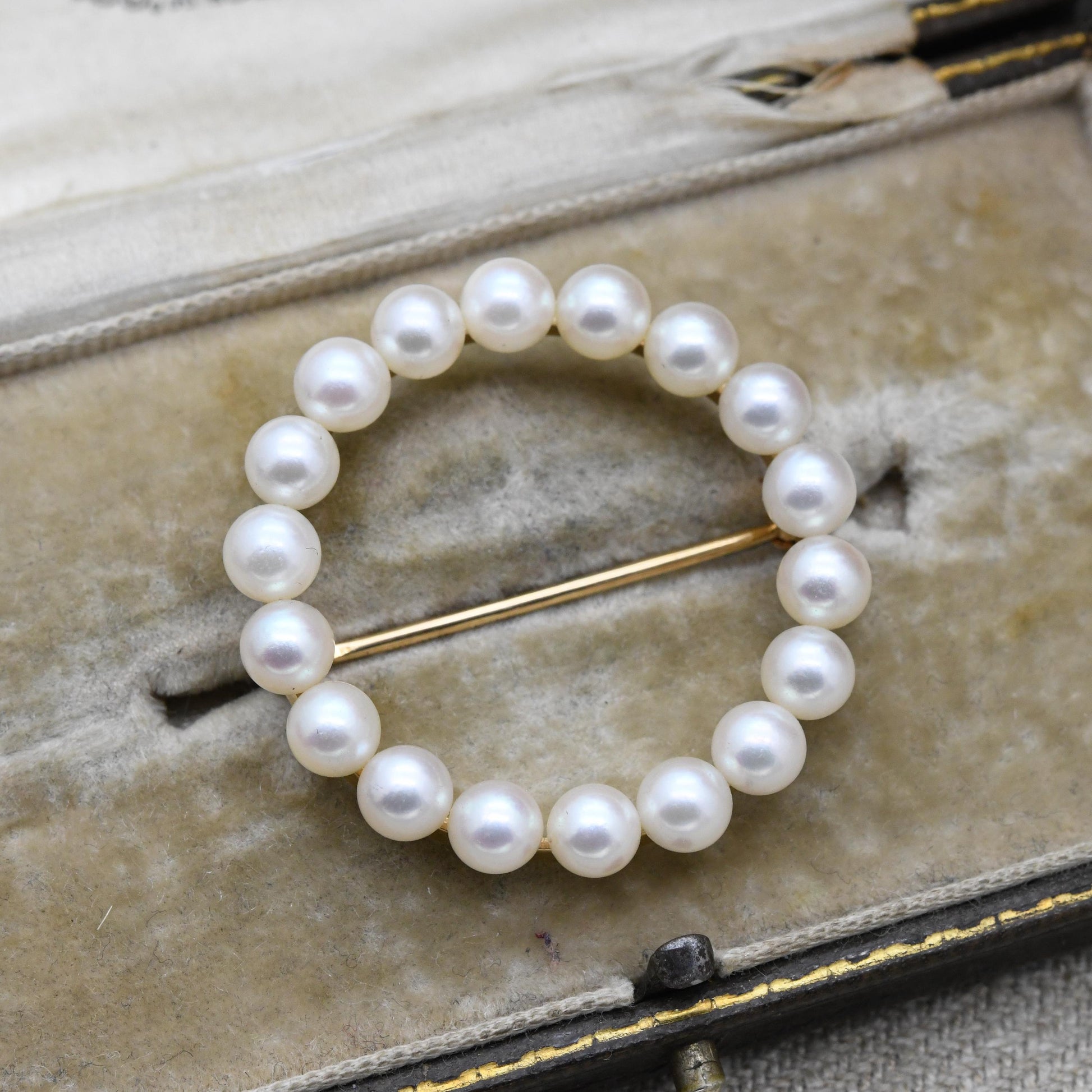 Vintage Tiffany & Co 14ct Gold and Pearl Wreath Brooch c. 1960s - 5mm White Round Pearls