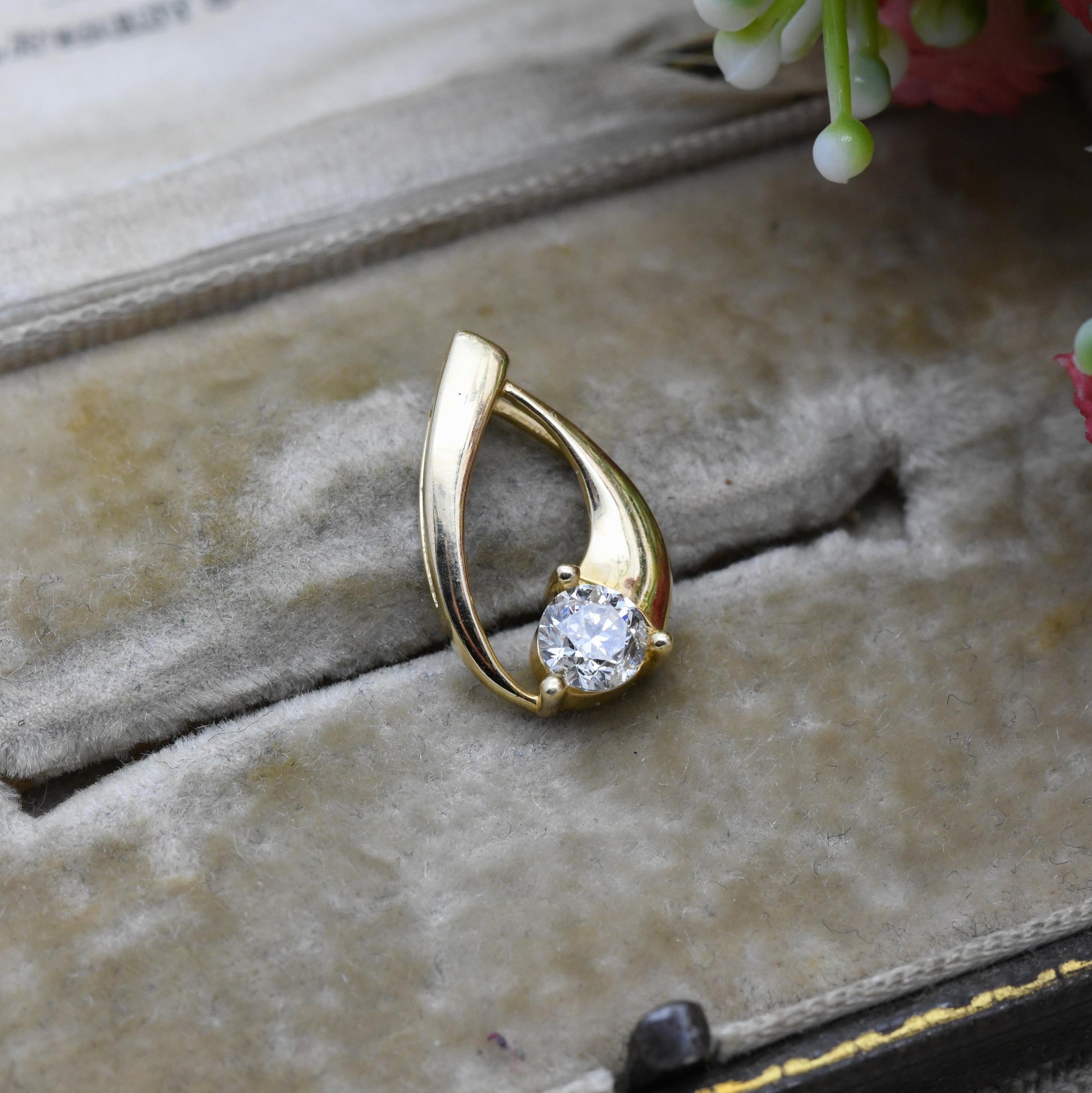 KRN 14ct Gold 1/3 Carat Diamond Pendant .33 Carat Weight - Minimalist Jewellery Gift for Her