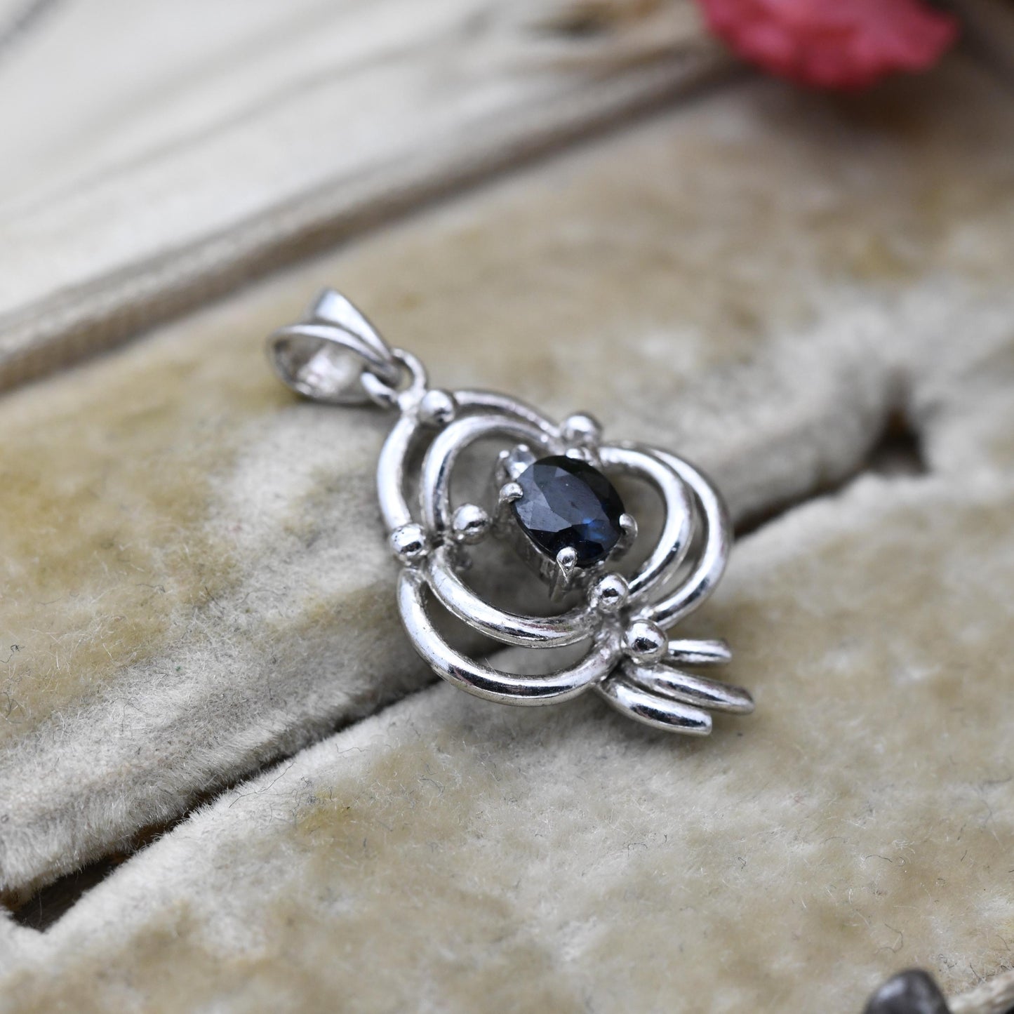 Vintage 18ct White Gold Sapphire Diamond Pendant - Three Leaf Clover Shape Minimalist Gemstone Charm