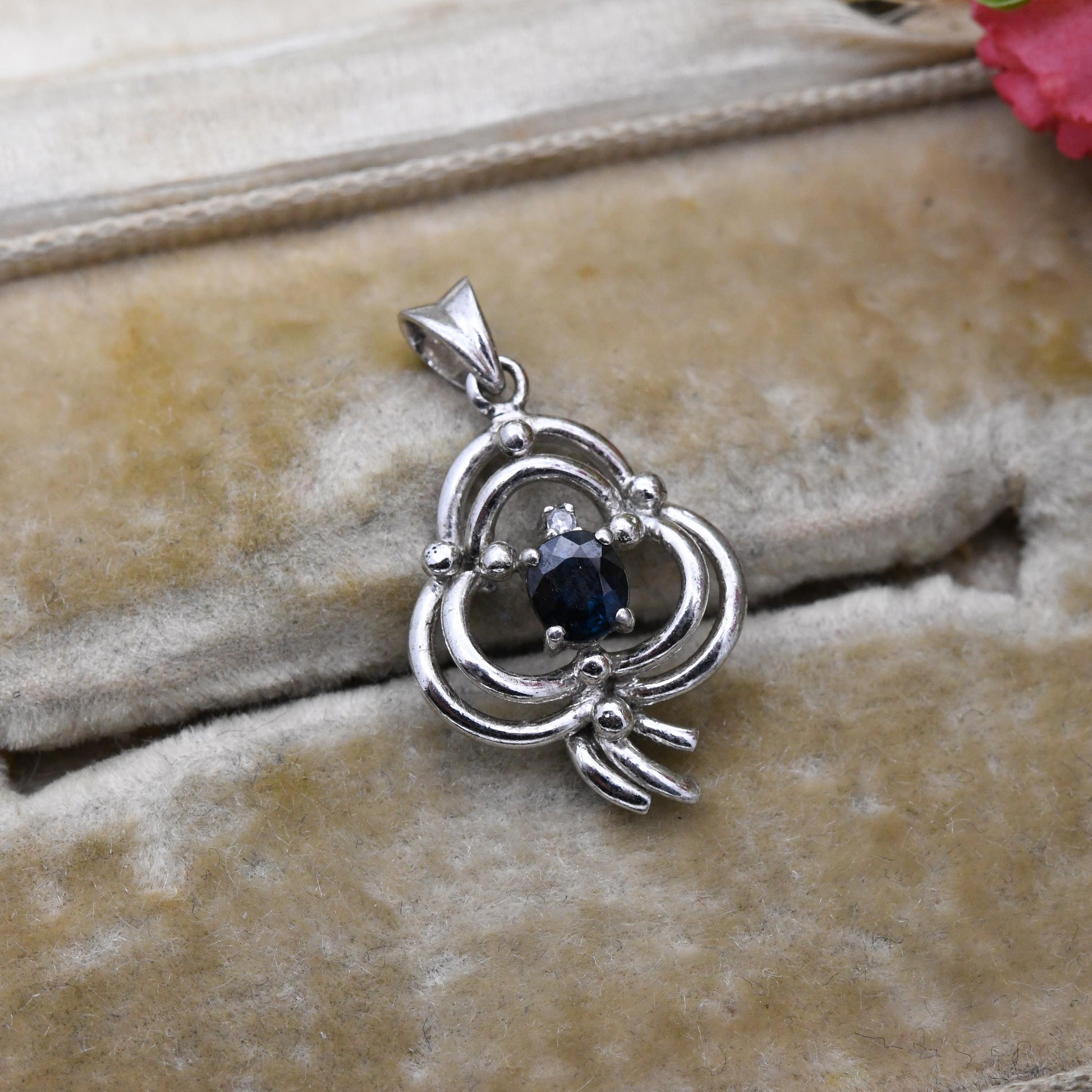 Vintage 18ct White Gold Sapphire Diamond Pendant - Three Leaf Clover Shape Minimalist Gemstone Charm