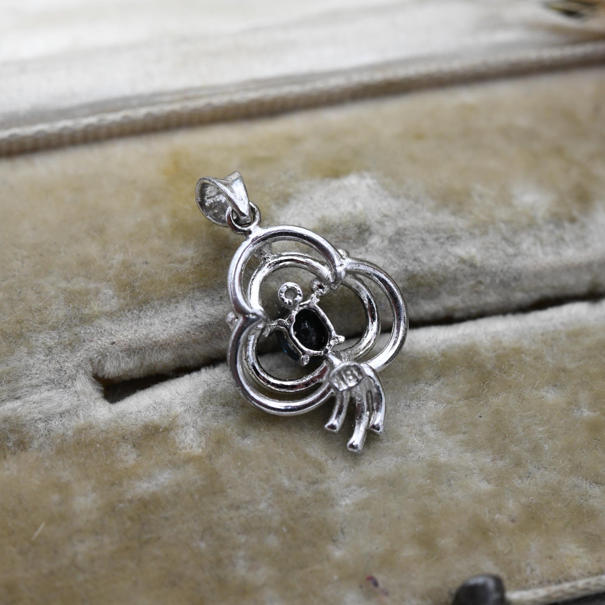 Vintage 18ct White Gold Sapphire Diamond Pendant - Three Leaf Clover Shape Minimalist Gemstone Charm