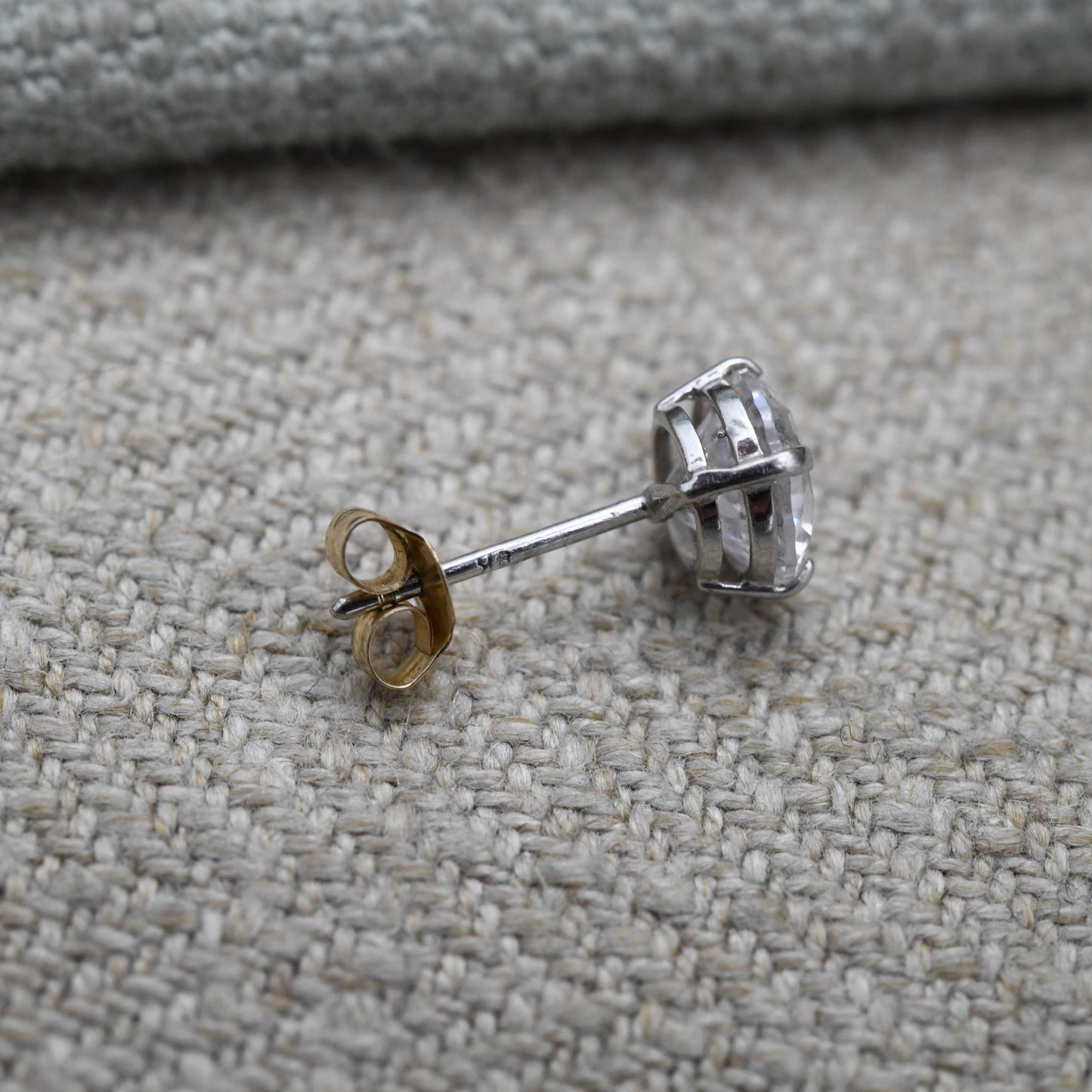 Single 9ct White Gold Stud Earring with Large CZ Clear Stone - Faceted Sparkly Stone | Butterfly Back