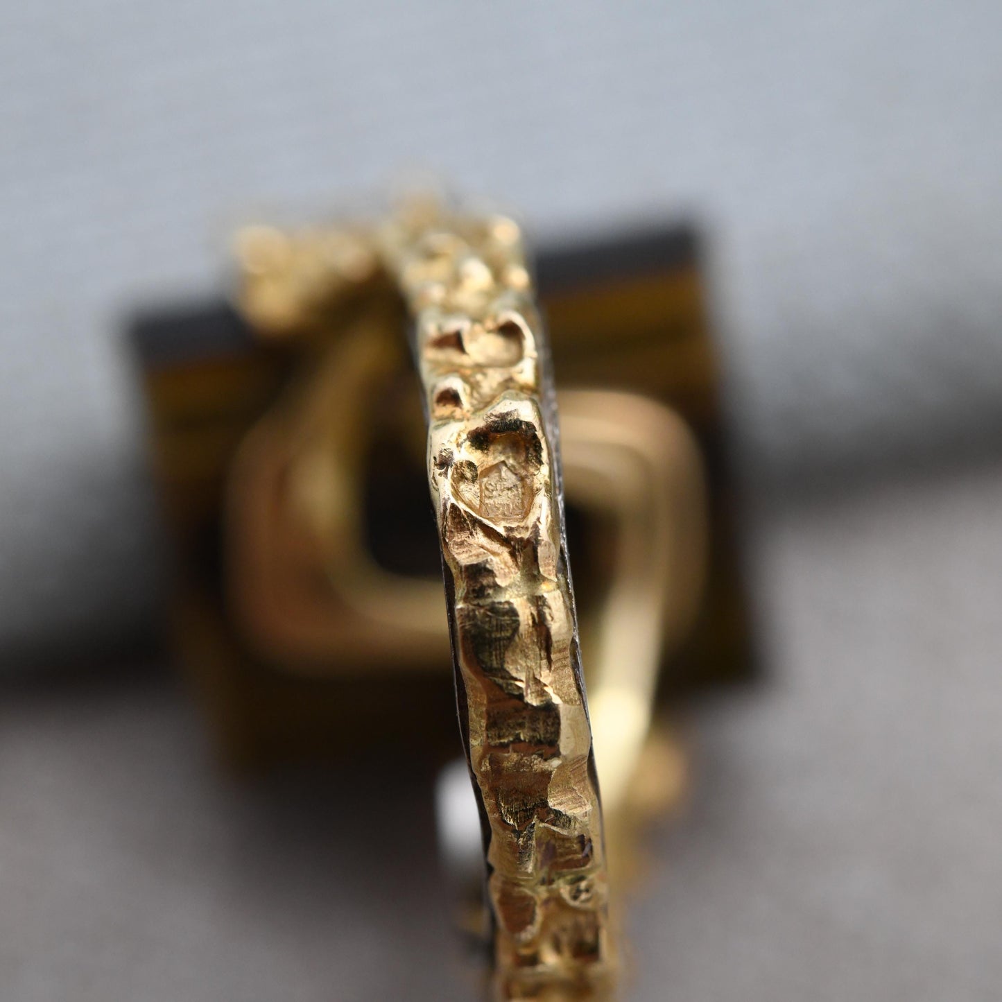 Vintage 18ct Gold Tiger's Eye and Diamond Cocktail Ring c. 1960s - Mid-Century Modernist Gemstone Dress Ring l UK Size - P | US Size - 8