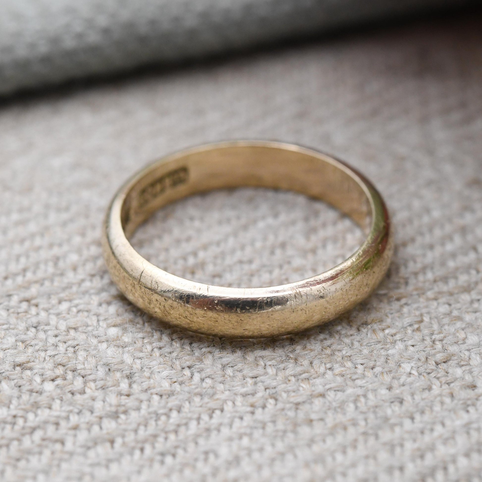Vintage 9ct Gold Wedding Band Ring 1964 - Solid Gold Stacking Ring | Unisex Everyday Gold Jewellery | UK Size - M | US Size - 6 1/2