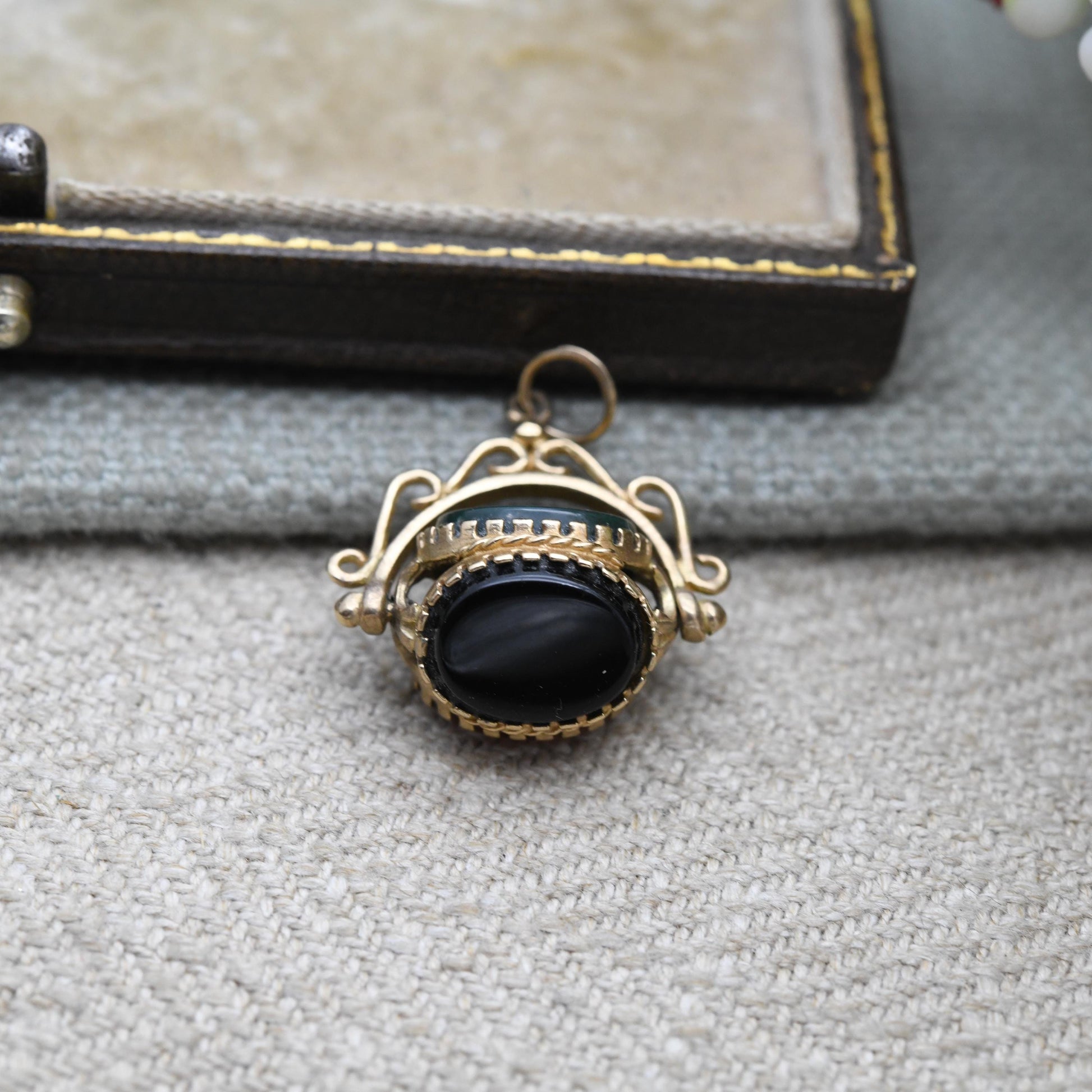 Vintage 9ct Gold Gemstone Spinner Fob Pendant - Antique Style Miniature Spinning Watch Fob Charm Ornate | Onyx Bloodstone Red Carnelian