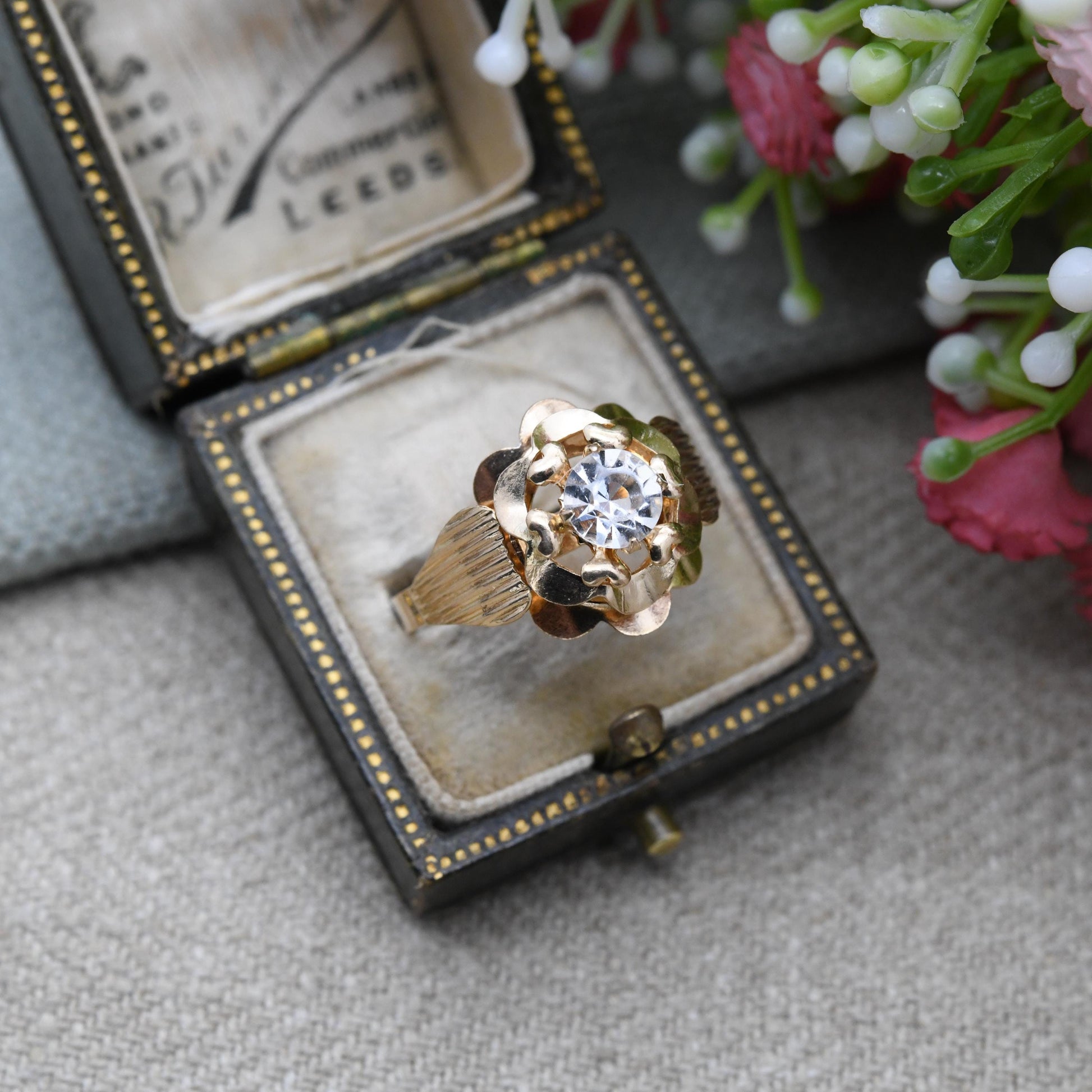 Vintage Italian 18ct Gold Paste Flower Ring c. 1960s Mid-Century Statement Jewellery | UK Size Q | US Size 8 1/2