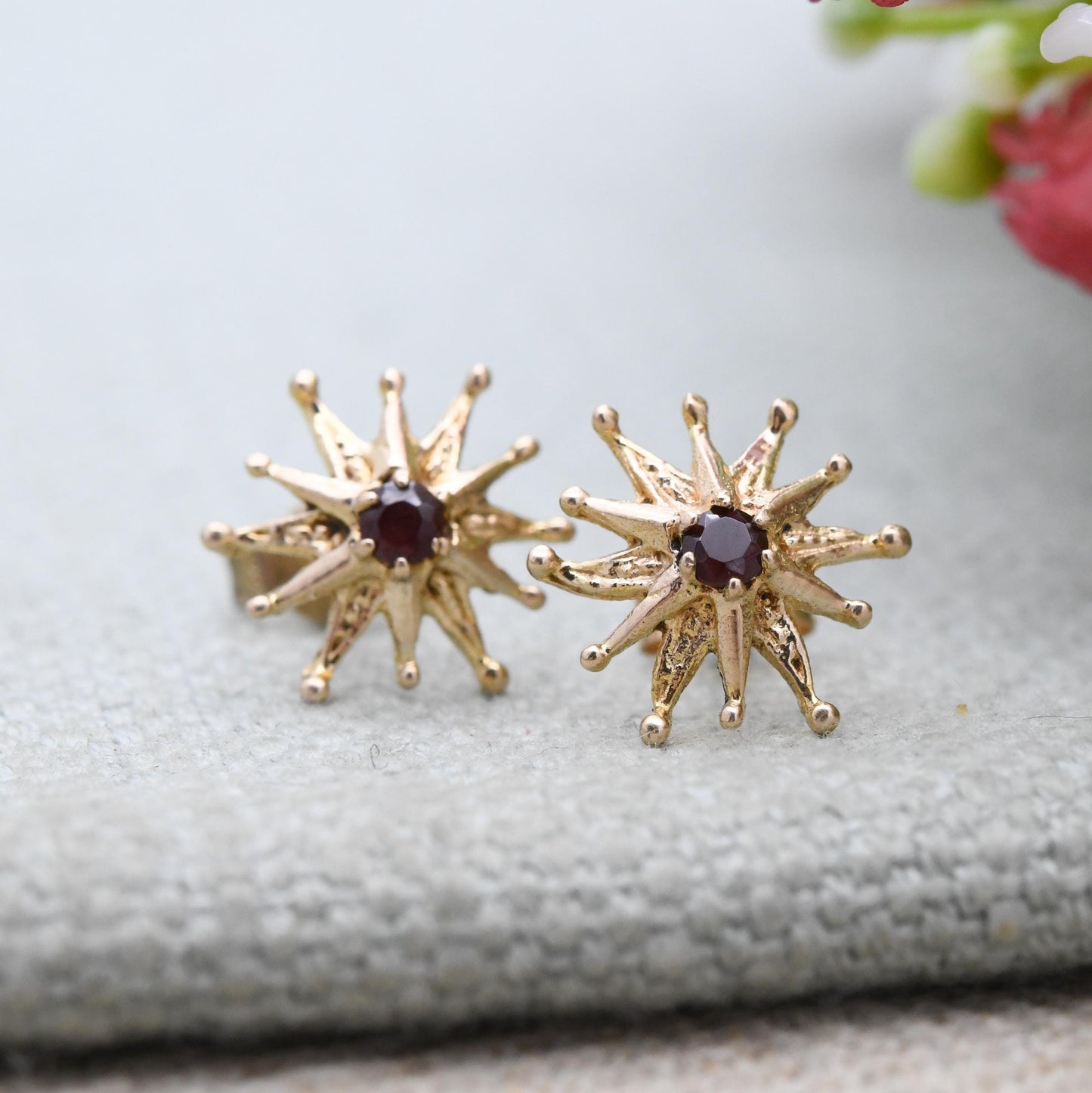 Vintage 9ct Gold Garnet Star Stud Earrings - Red Gemstone Starburst | Gold Birthday Gift | Butterfly Back | Everyday Stud Earrings