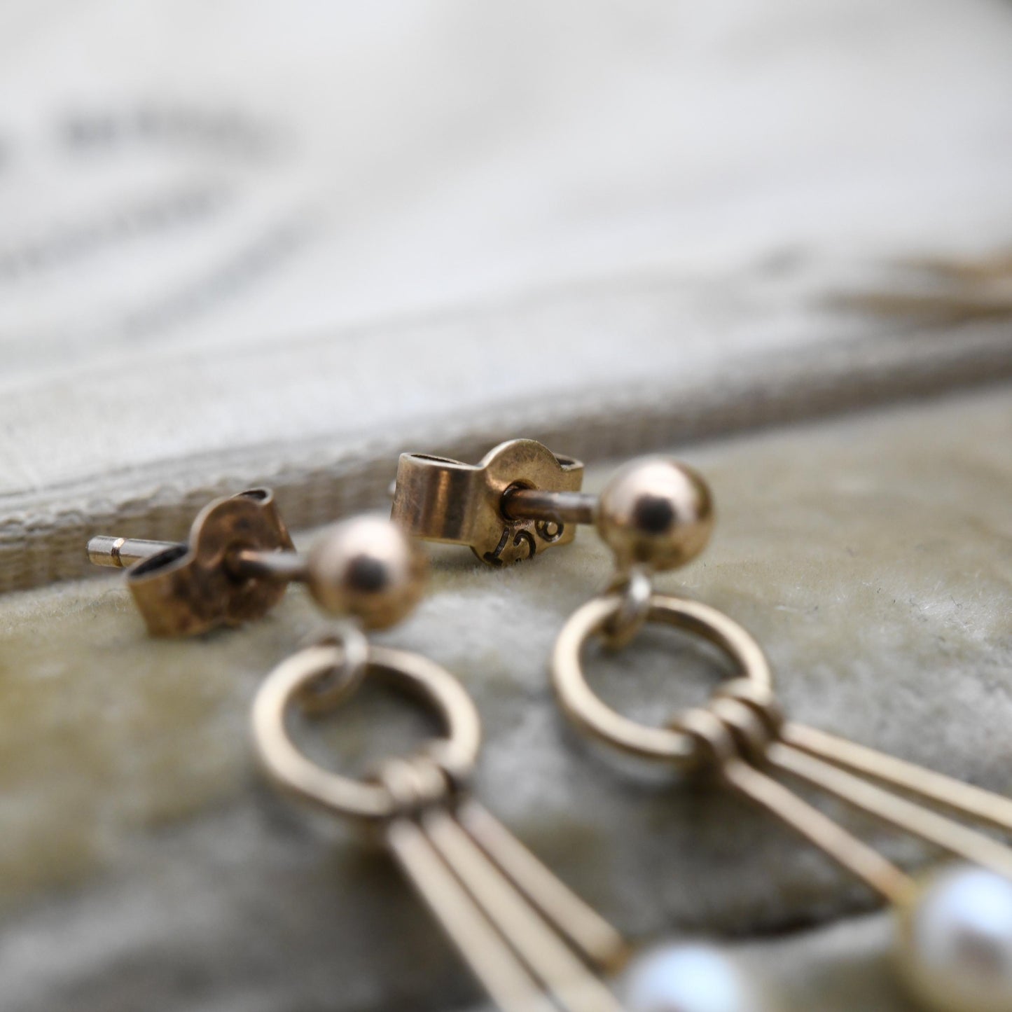 Vintage 9ct Gold Graduating Pearl Drop Earrings - Gold Dangle Stud Earrings | Pale Pink Round Ball Drops | Gift for Her