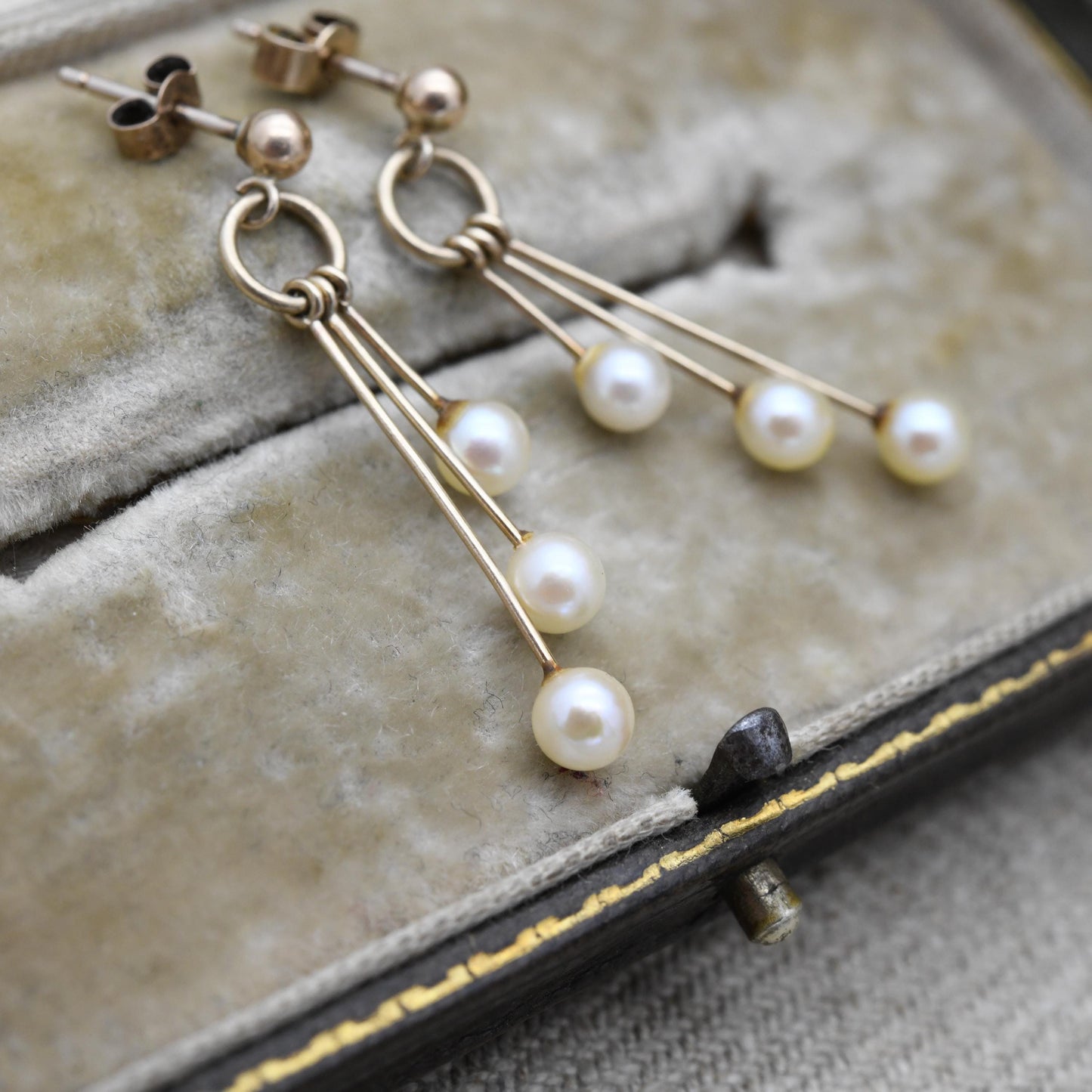 Vintage 9ct Gold Graduating Pearl Drop Earrings - Gold Dangle Stud Earrings | Pale Pink Round Ball Drops | Gift for Her
