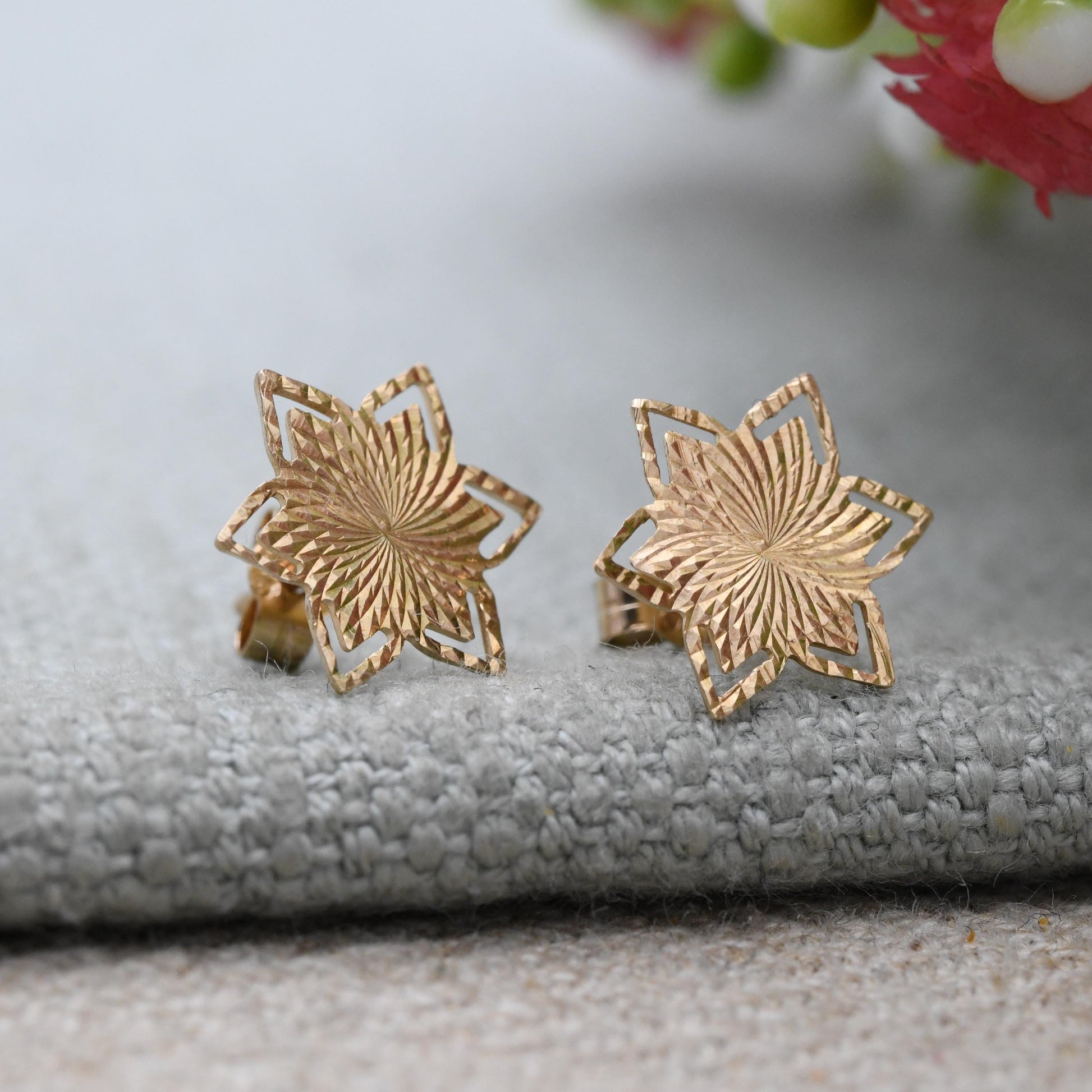 Vintage 9ct Gold Star Stud Earrings 1970 - Openwork Geometric Textured Star Design | Butterfly Backs | Gift for Her