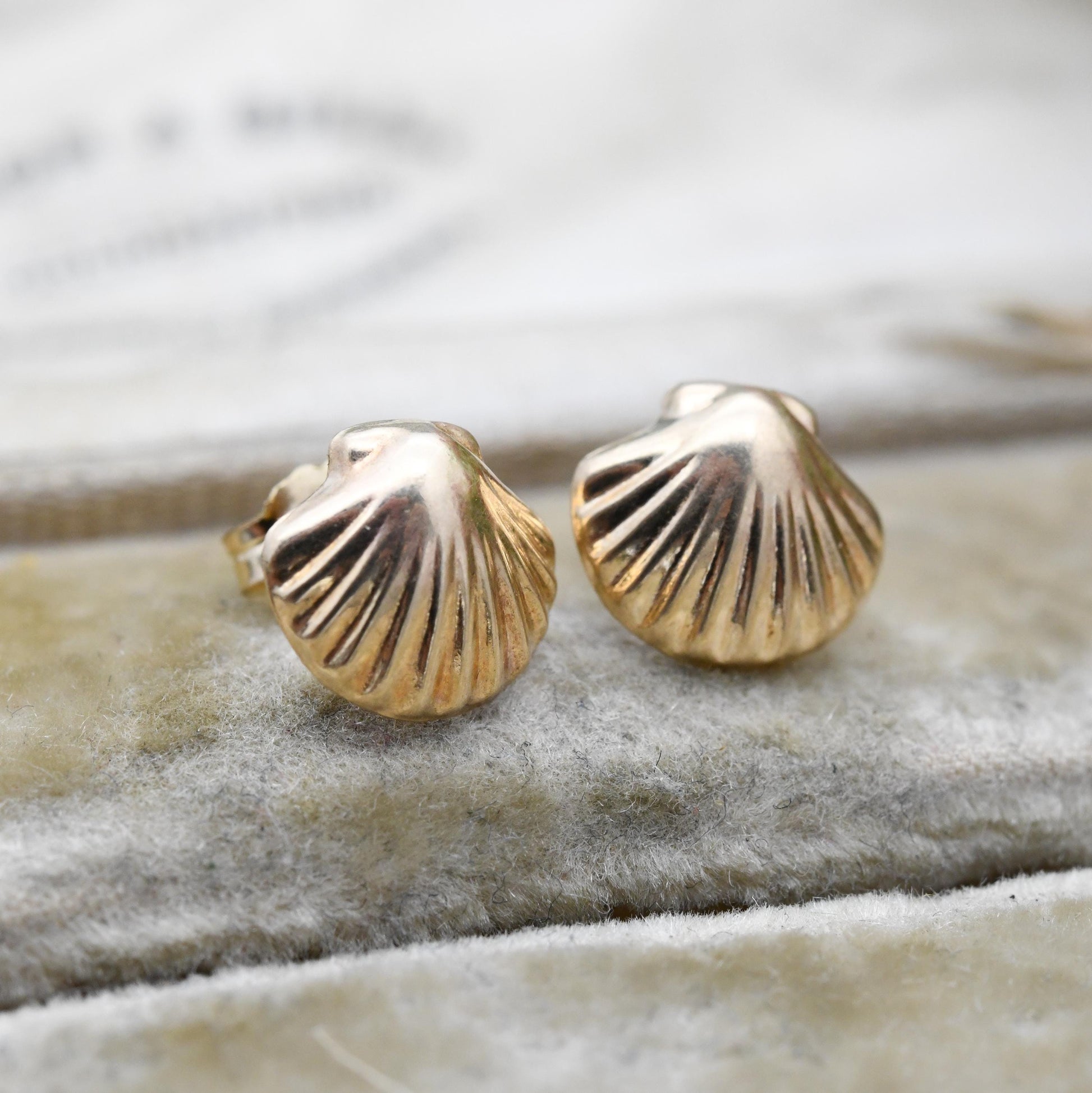Vintage 9ct Gold Sea Shell Stud Earrings Mid-Century - Scallop Shape Studs | Solid Gold Jewellery Gift for Her | with Butterfly Backs