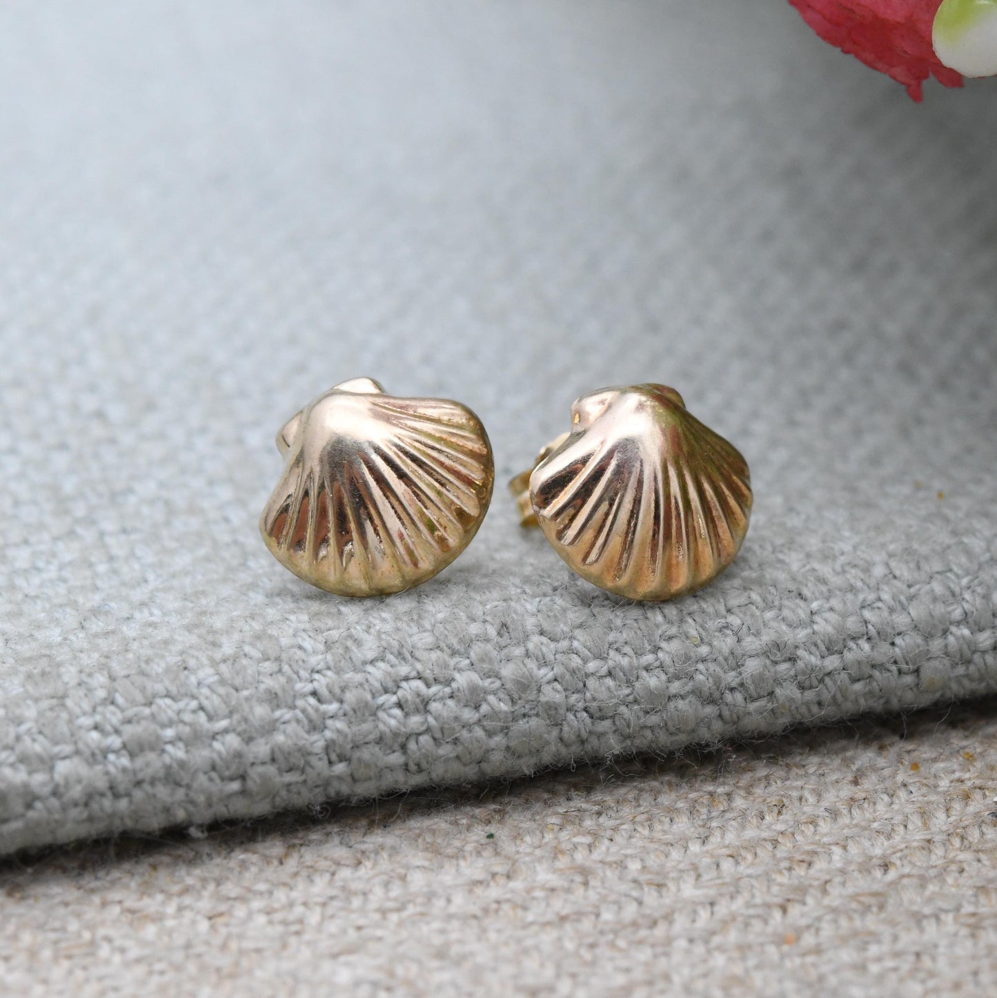 Vintage 9ct Gold Sea Shell Stud Earrings Mid-Century - Scallop Shape Studs | Solid Gold Jewellery Gift for Her | with Butterfly Backs