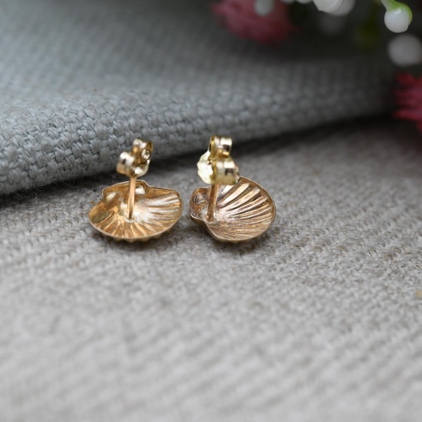 Vintage 9ct Gold Sea Shell Stud Earrings Mid-Century - Scallop Shape Studs | Solid Gold Jewellery Gift for Her | with Butterfly Backs