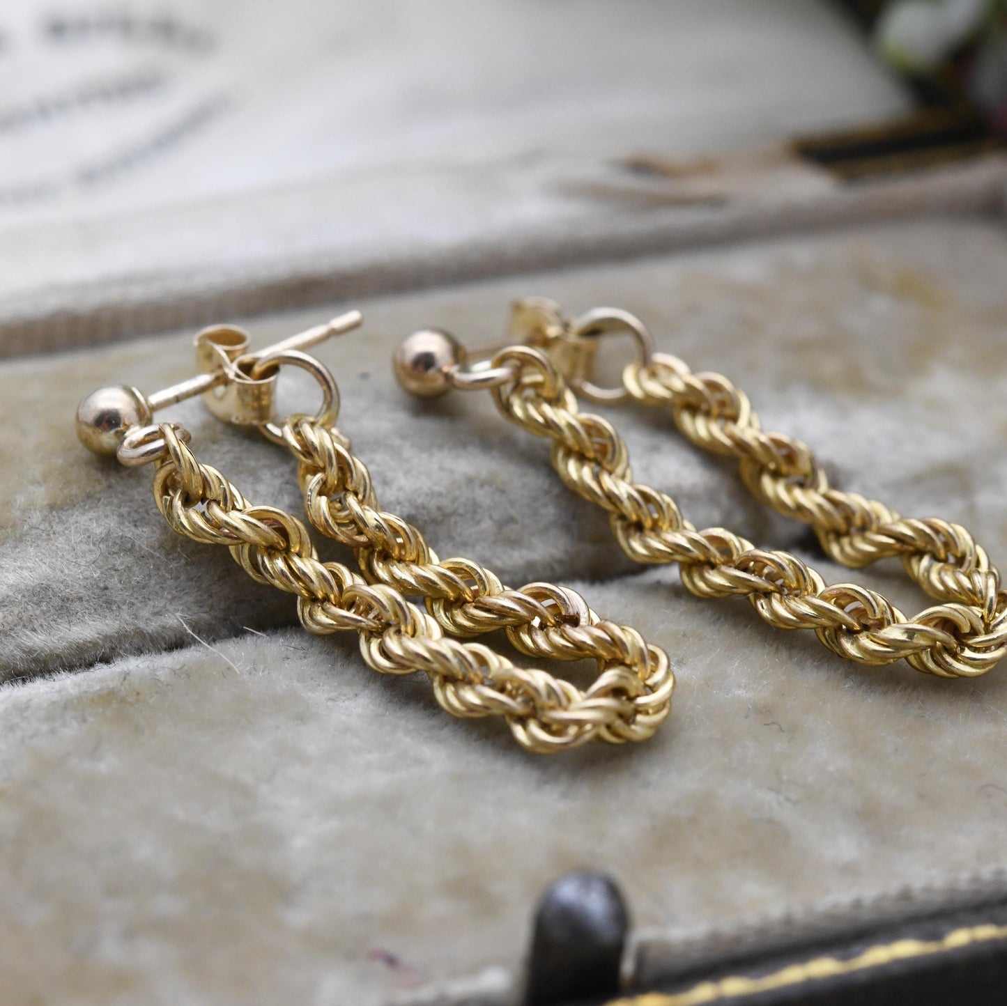 Vintage 9ct Gold Twisted Rope Chain Hoop Earrings - Pretty Light Gold Dangle Earrings with Butterfly Backs