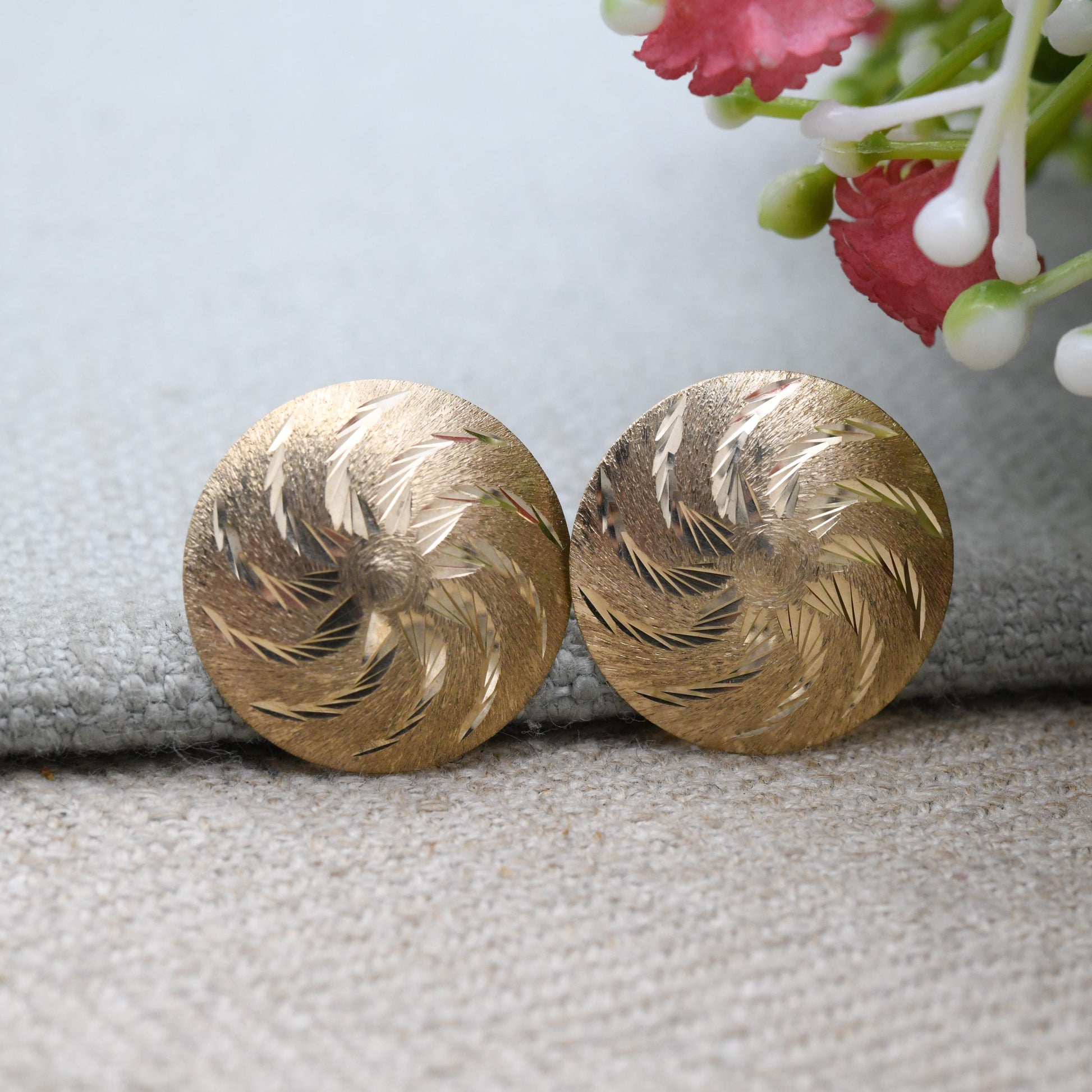 Vintage 9ct Gold Circular Engraved Stud Earrings 1980s - Brushed Yellow Gold Circular Studs | Delicate Gold Jewellery Gift for Her