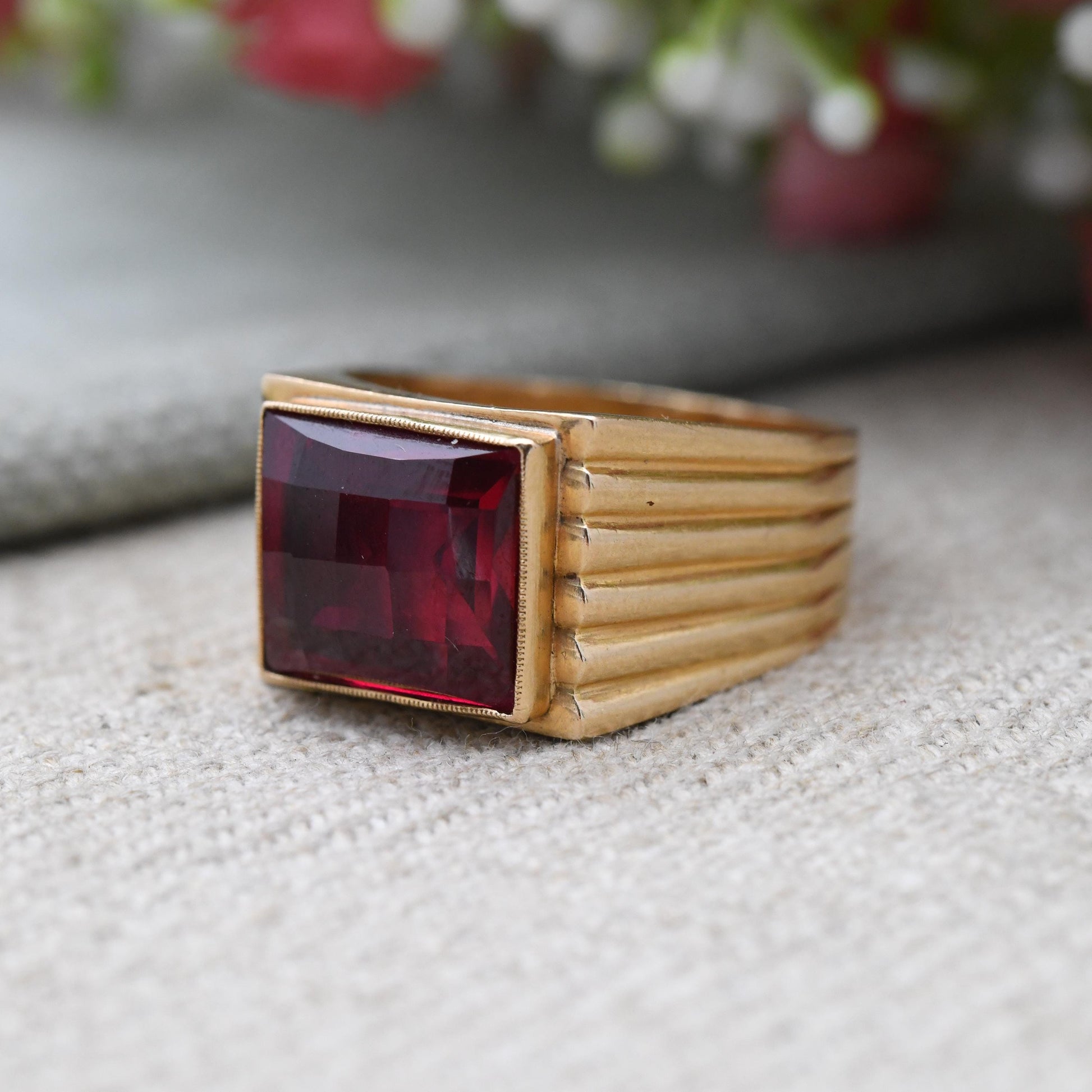 Vintage 18ct Gold Ruby Signet Ring with Square Faceted Stone - UK Size - T | US Size - 9 3/4