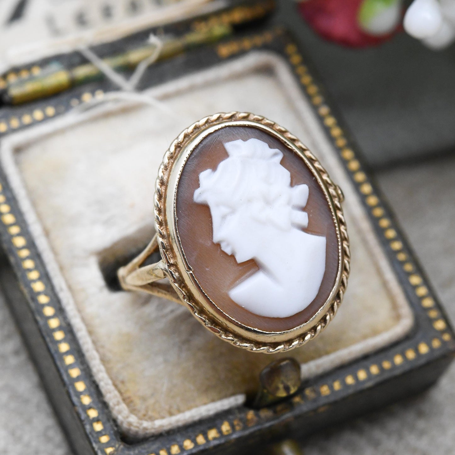 Vintage 9ct Gold Cameo Ring 1992 by Charles Lucas CL&S - Large Carved Shell Oval Portrait | UK Size - K | US Size - 5 1/2