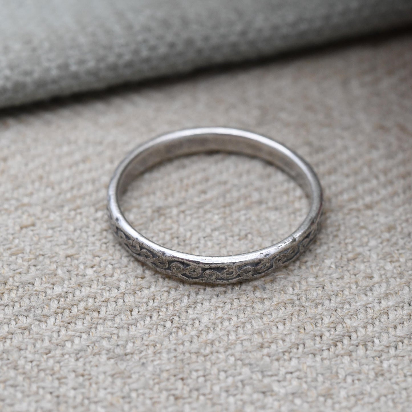 Vintage Sterling Silver Celtic Knot Band Ring - Unisex Silver Engraved Band | UK Size - Q 1/2 | US Size - 8 1/2