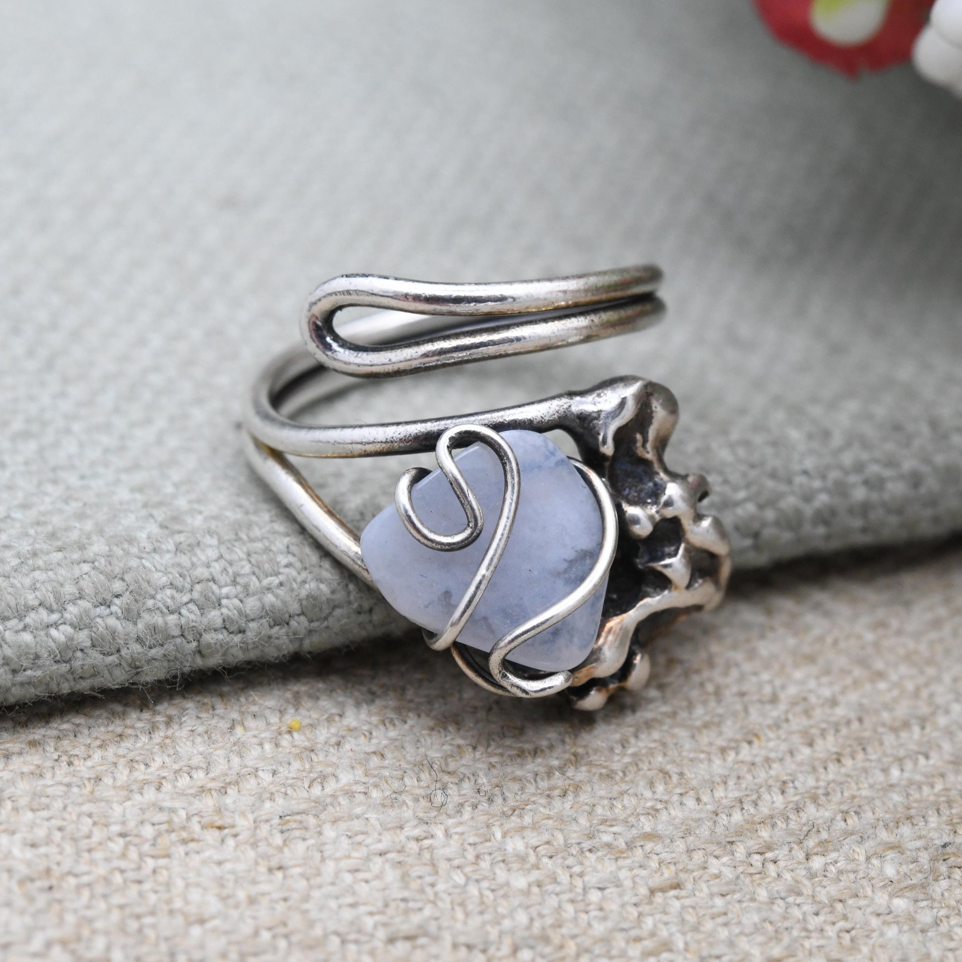 Vintage Silver Blue Lace Agate Figural Ring - Openwork Abstract Wavy Natural Design | Gift for Her | UK Size - L 1/2 | US Size - 5 3/4