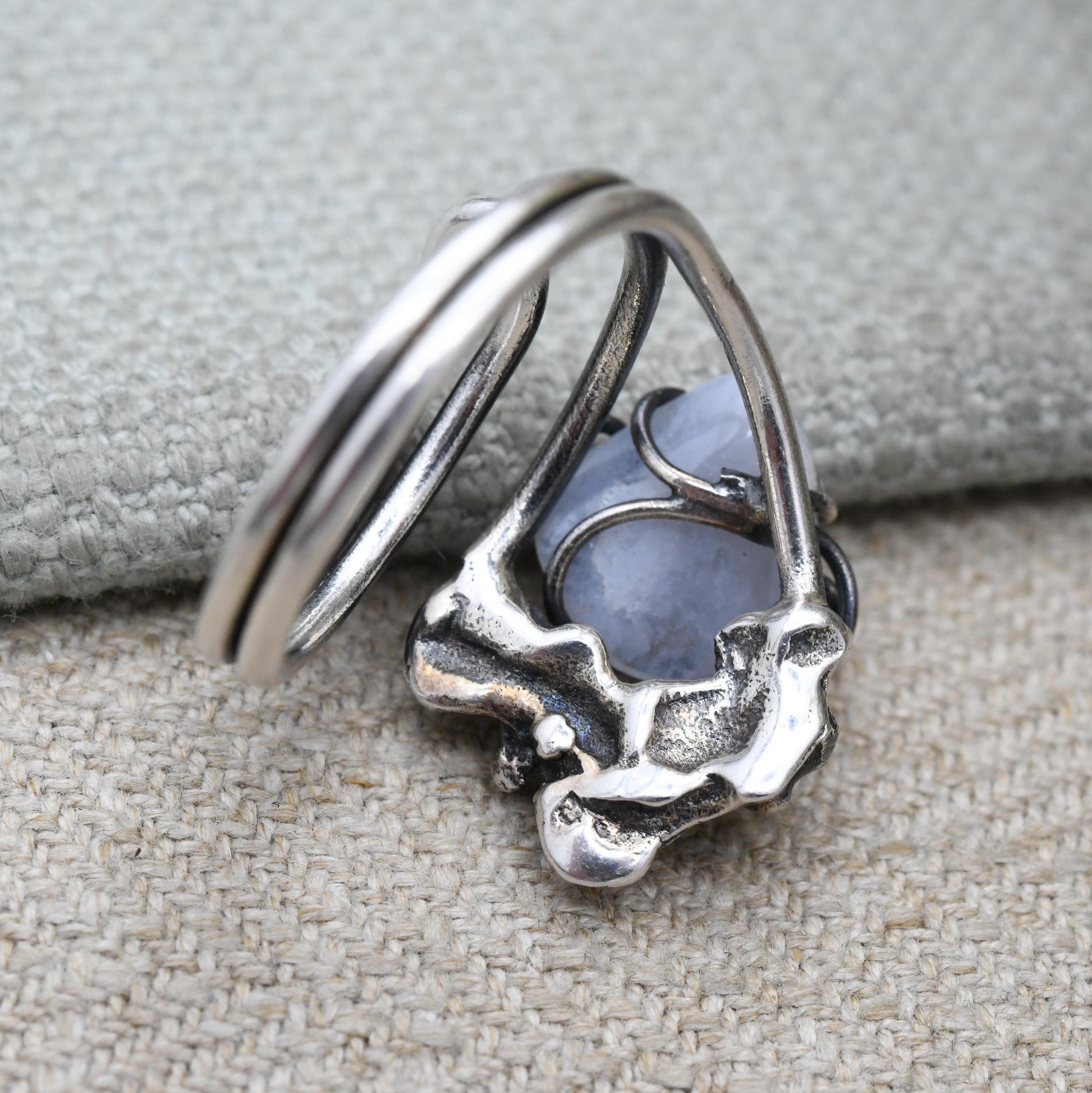 Vintage Silver Blue Lace Agate Figural Ring - Openwork Abstract Wavy Natural Design | Gift for Her | UK Size - L 1/2 | US Size - 5 3/4