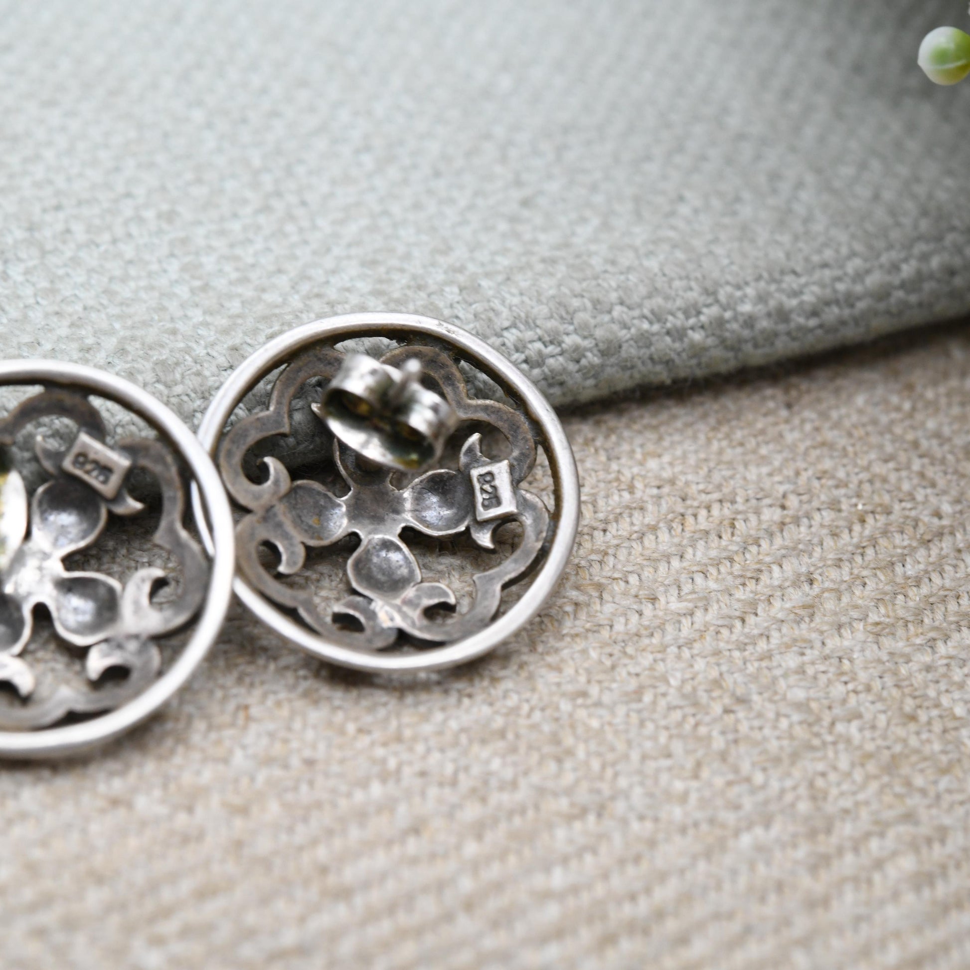Vintage Sterling Silver Openwork Flower Stud Earrings - Pretty Circle Floral Scrolling Push Back | Minimalist Silver Jewellery Gift for Her