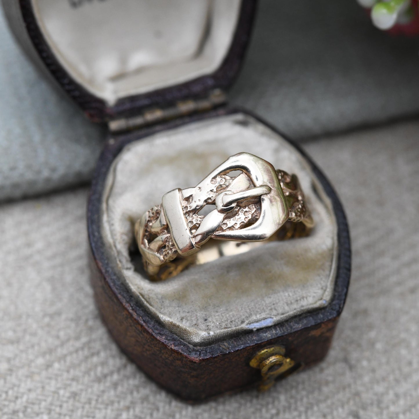 Vintage 9ct Gold Buckle Ring 1988 - Openwork Belt Buckle Textured Unisex Gold Band Gift | UK Size - P | US Size - 7 3/4