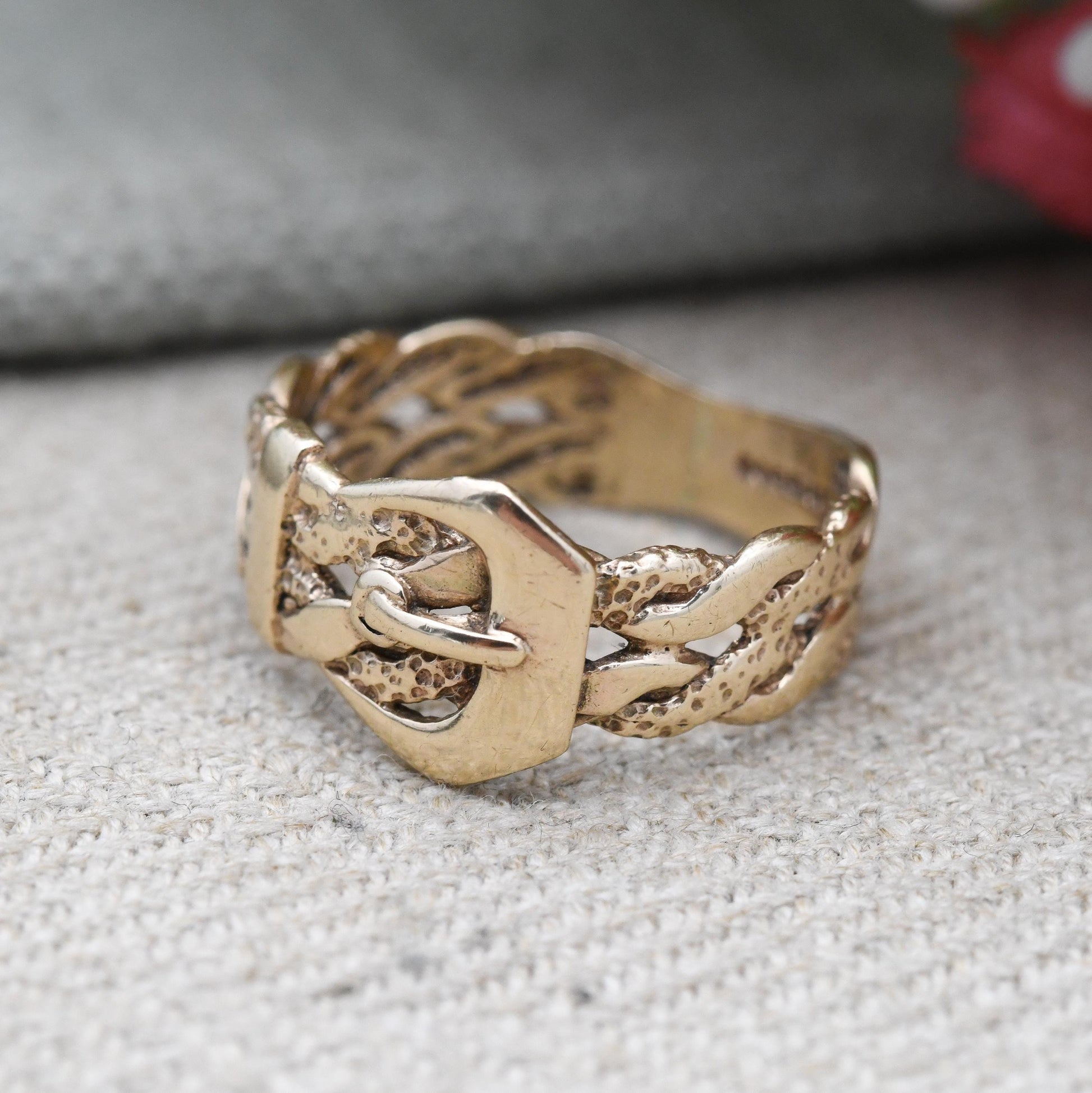 Vintage 9ct Gold Buckle Ring 1988 - Openwork Belt Buckle Textured Unisex Gold Band Gift | UK Size - P | US Size - 7 3/4