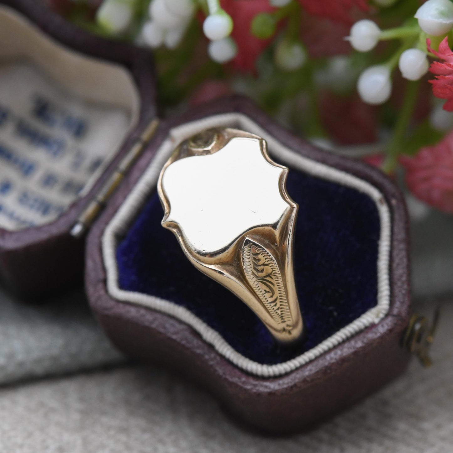 Vintage 9ct Gold Signet Ring 1959 - Shield Shaped Signet | Mid-Century Scrolling Shoulders | Gift for Him | UK Size - W 1/2 US Size - 11 1/4