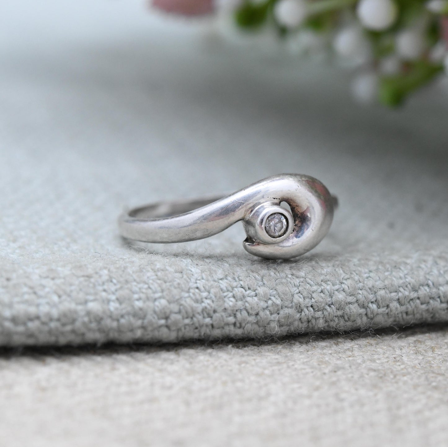 Vintage Sterling Silver Clear Stone Solitaire Swirl Ring - White Stone | Bezel | UK Size - N | US Size - 6 1/2