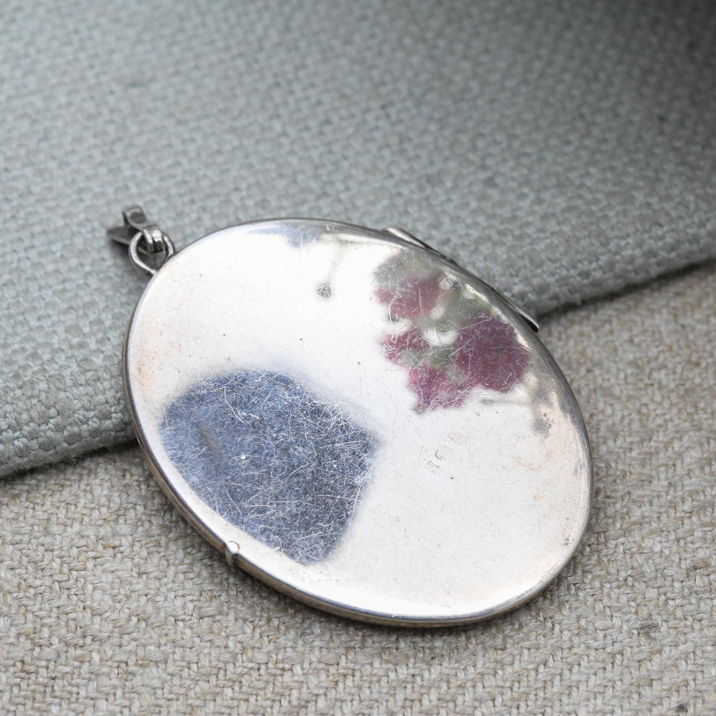 Vintage Sterling Silver Floral Locket Pendant - Large Oval Shape Opening Locket with Engraved Flower Design | Gift for Pendant Necklace