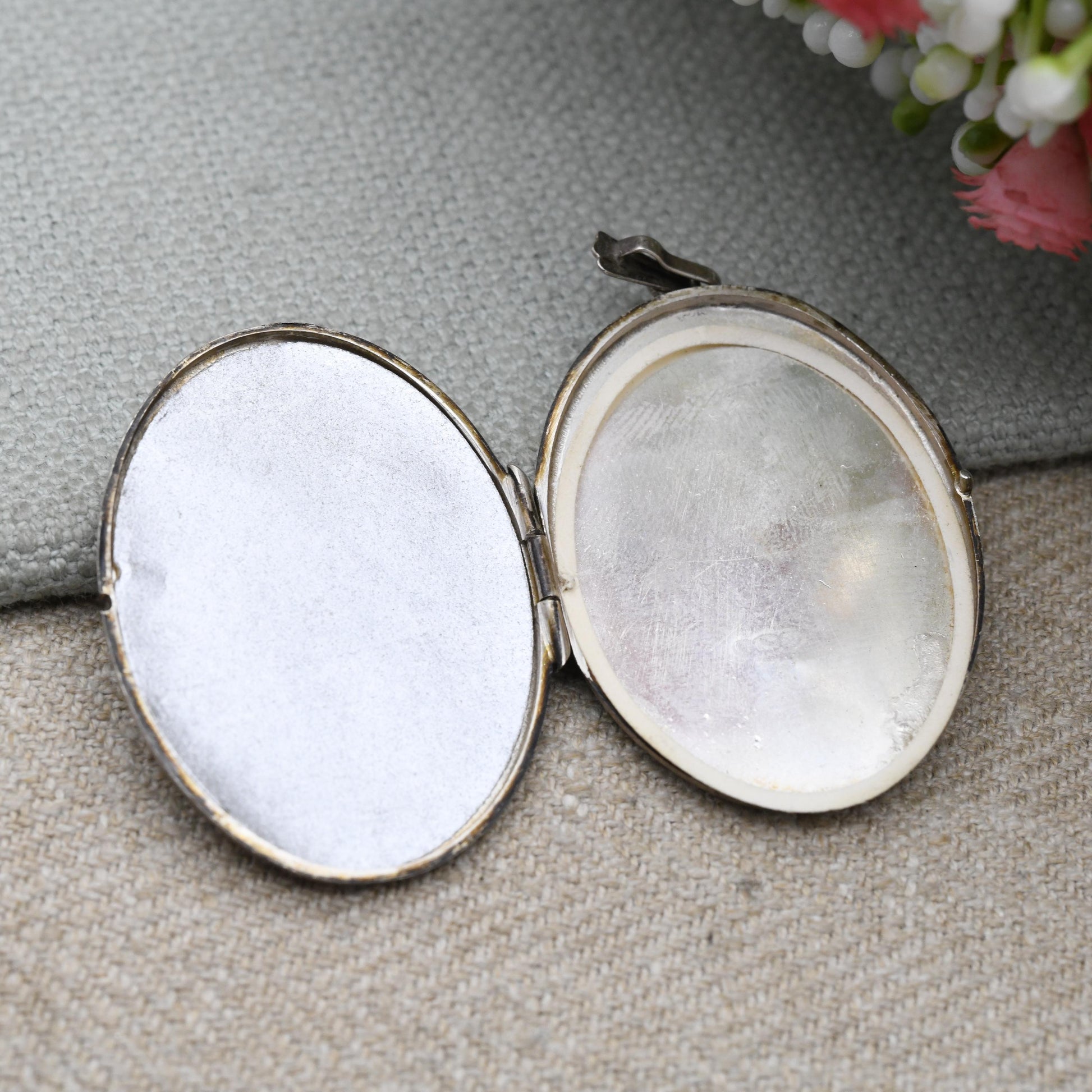 Vintage Sterling Silver Floral Locket Pendant - Large Oval Shape Opening Locket with Engraved Flower Design | Gift for Pendant Necklace