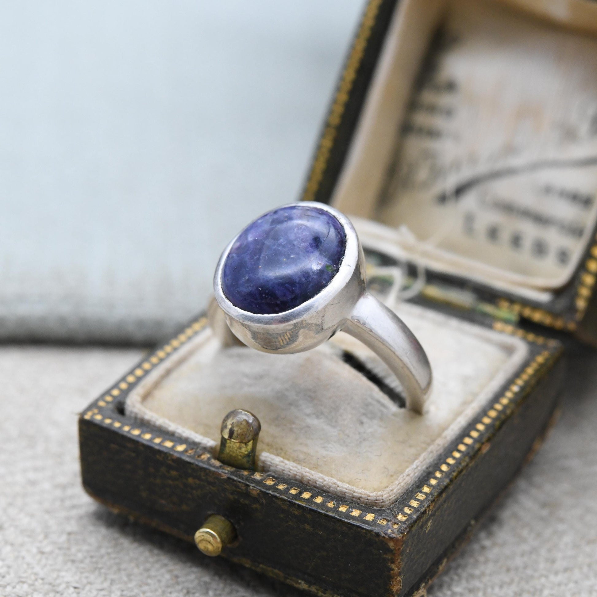 Vintage Sterling Silver Purple Stone Signet Ring - Cabochon Large Purple Stone | UK Size - N | US Size - 6 1/2